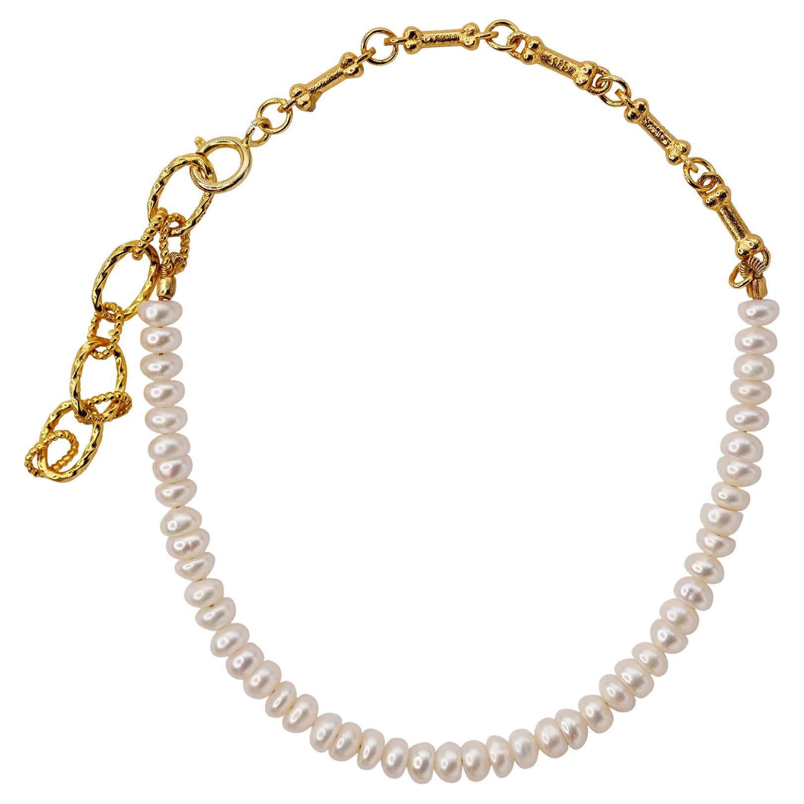 Bracciale a catena con mini perle e osso di cane - by Bombyx House in vendita