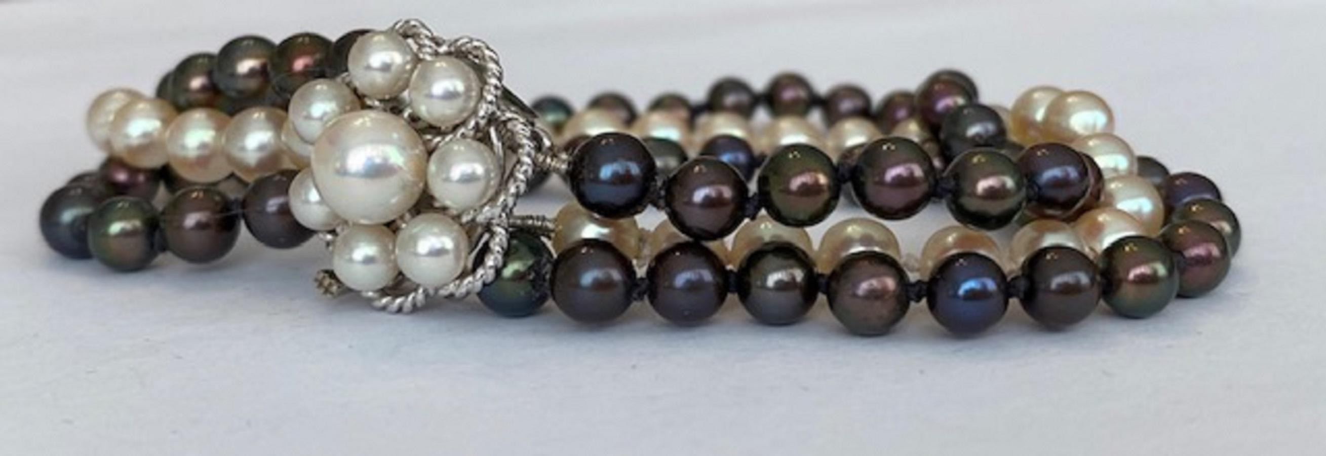 Bracelet de perles Circa 1970 s Perles de culture Fermoir en or en vente 1