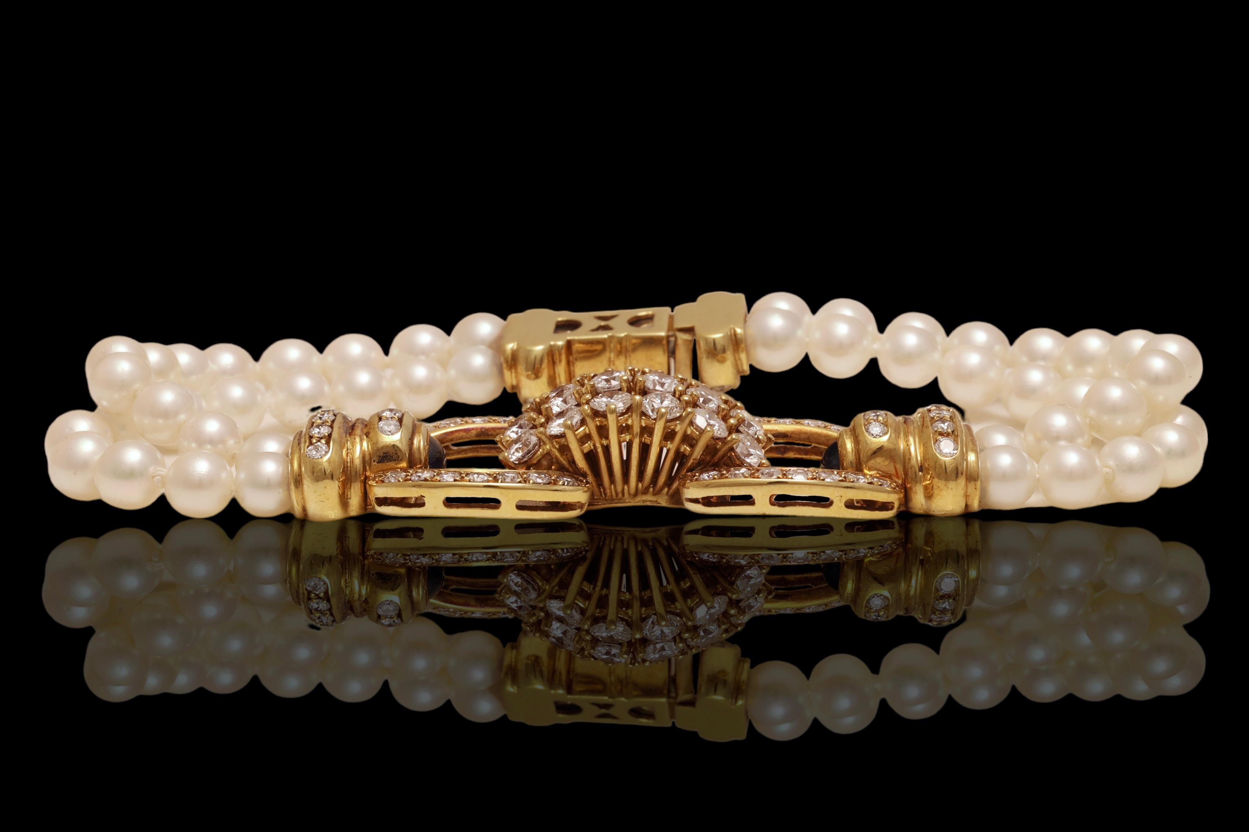 Bracelet de perles en or jaune 18 carats serti de 3,58 carats Diamants, perles et saphirs Unisexe en vente