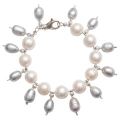 Pearl Bracelet with White Round Pearls and Grey Dangled Baroque Pearls