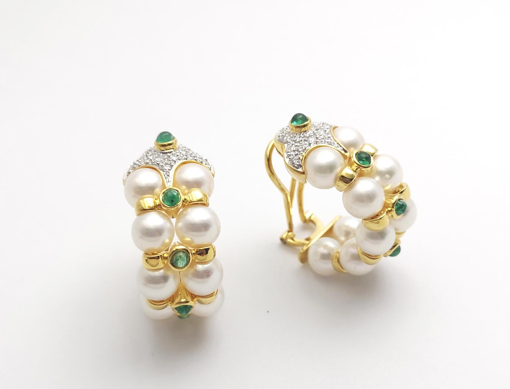 De las mujeres Pendientes de perlas, esmeraldas cabujón y diamantes engastados en oro de 18 quilates en venta
