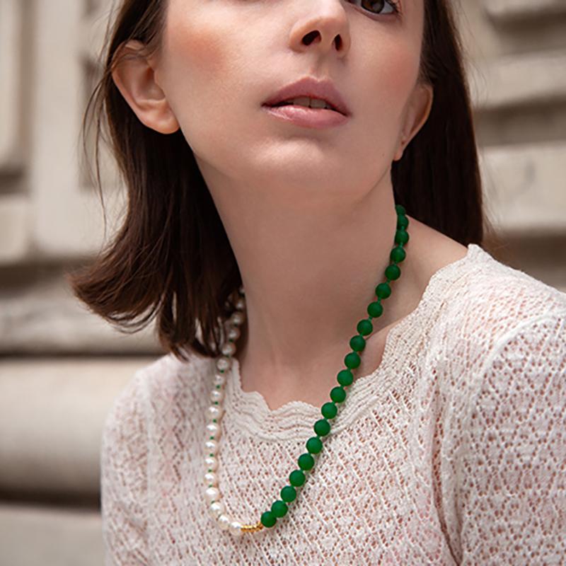 Collier Le Reve II en or, perles et calcédoine, par Bombyx House Pour femmes en vente