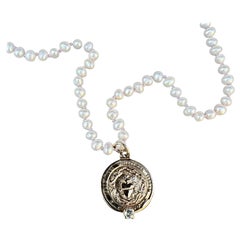 Perlen-Choker-Halskette mit Aquamarin-Herz-Medaille J Dauphin