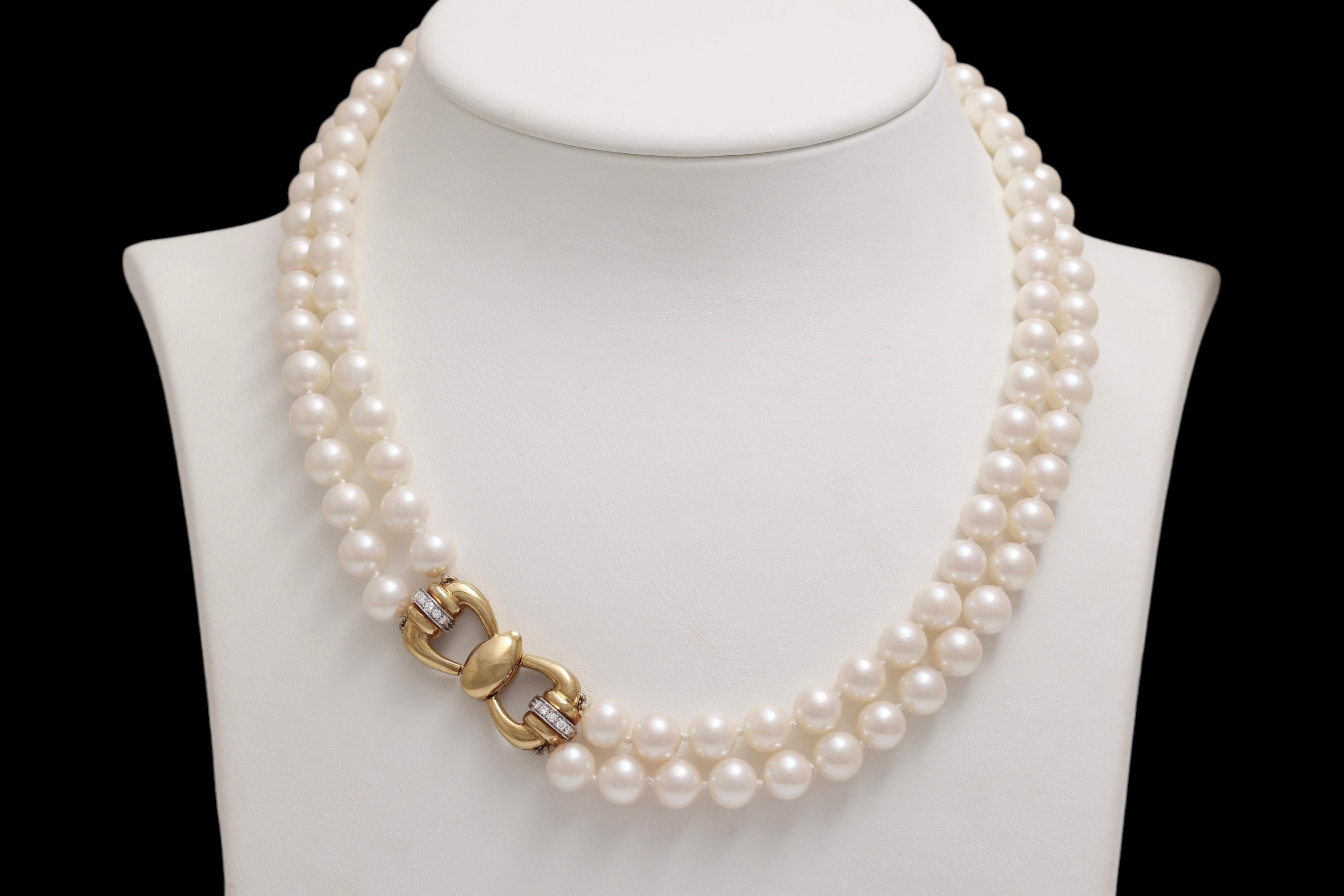Collana a girocollo di perle con 18 kt. Serratura a forma di fiocco in oro con diamanti In condizioni Nuovo in vendita a Antwerp, BE