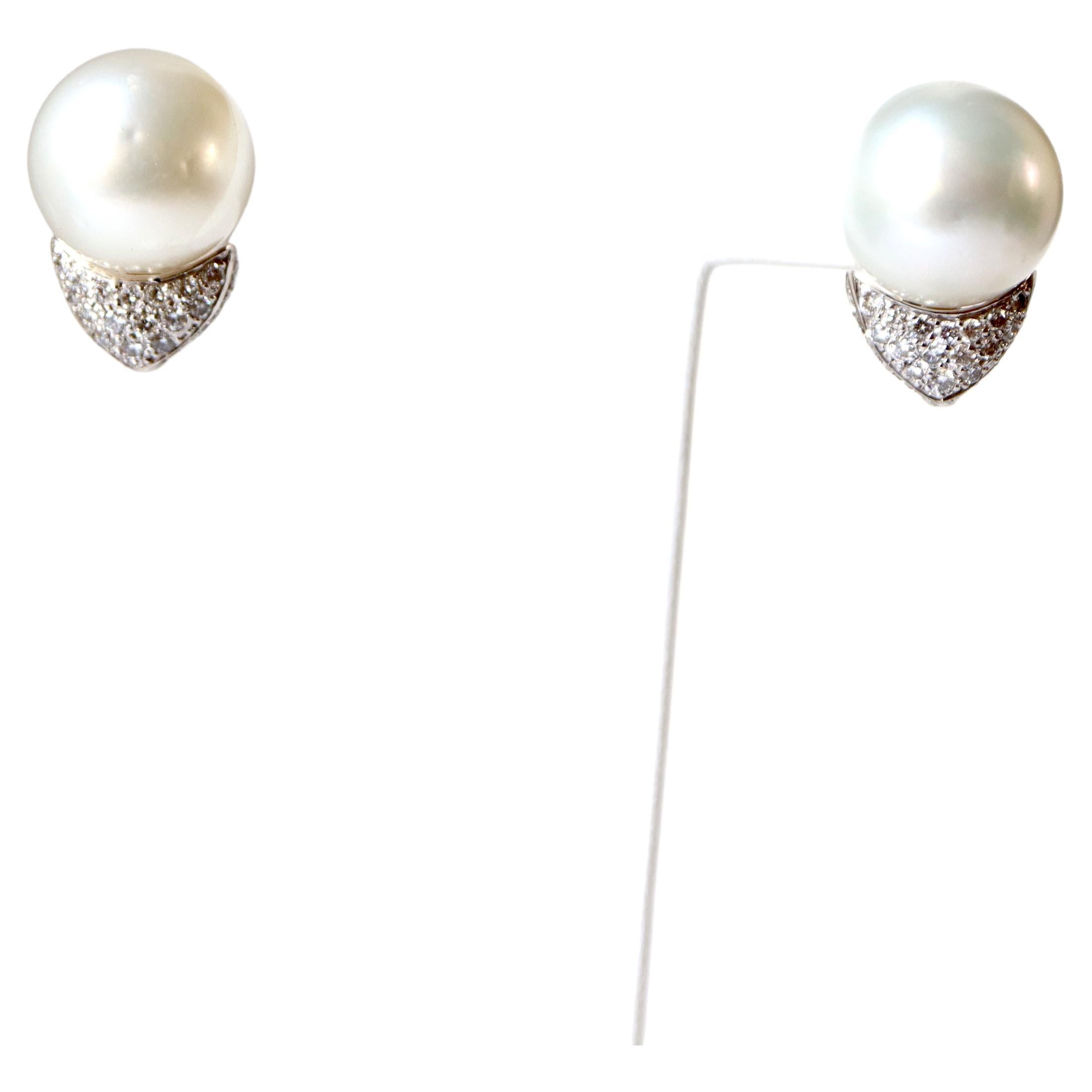 Pearl Clip Earrings 18 Carat White Gold Set with 0.7 Carat of Diamonds For Sale