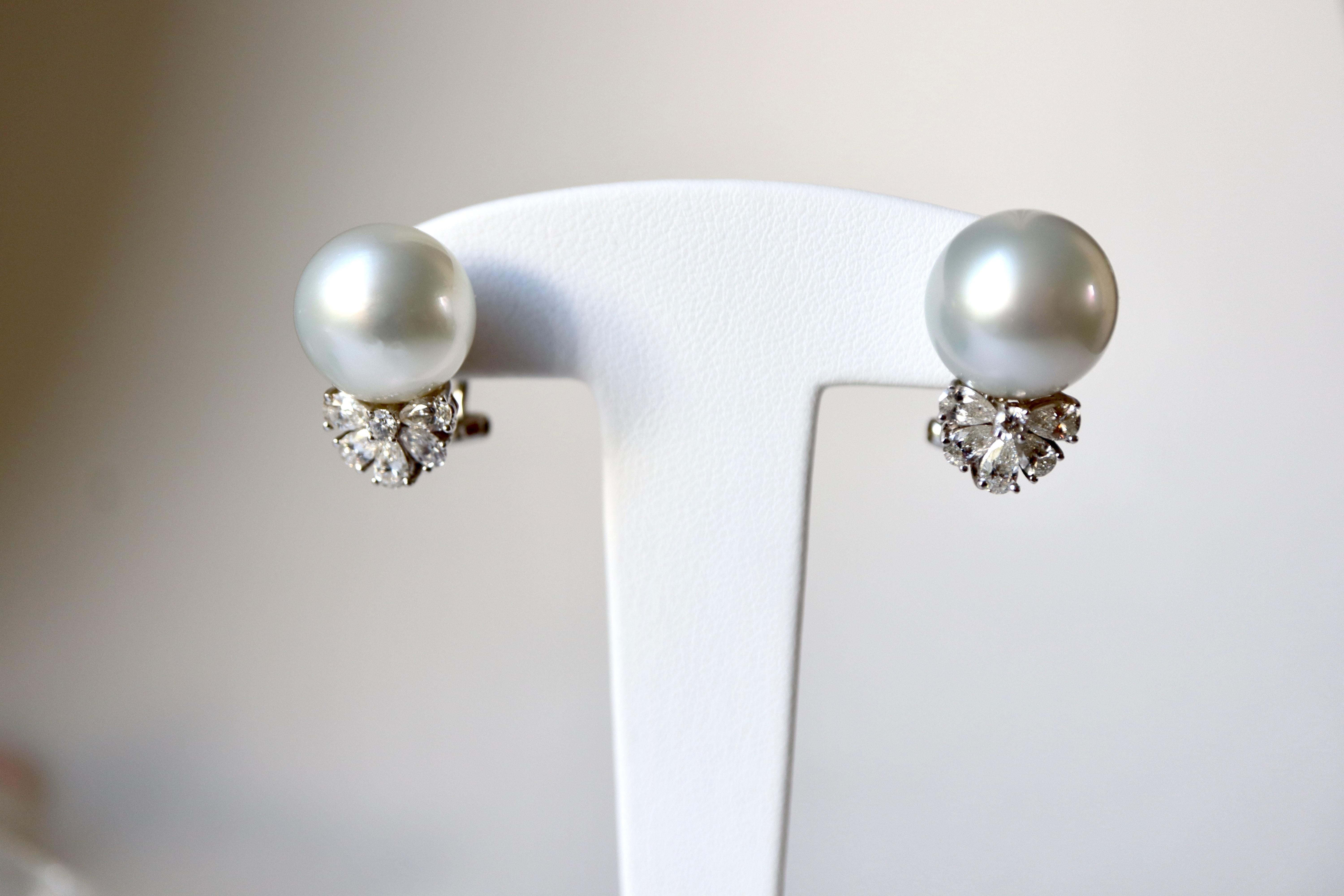 Pearl Clip Earrings 18 Carat White Gold Set with 1.4 Carat of Diamonds In Good Condition In Paris, FR