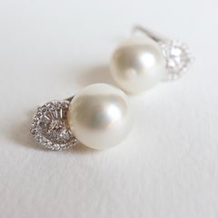 Pearl Clip Earrings 18 Carat White Gold Set with Diamonds