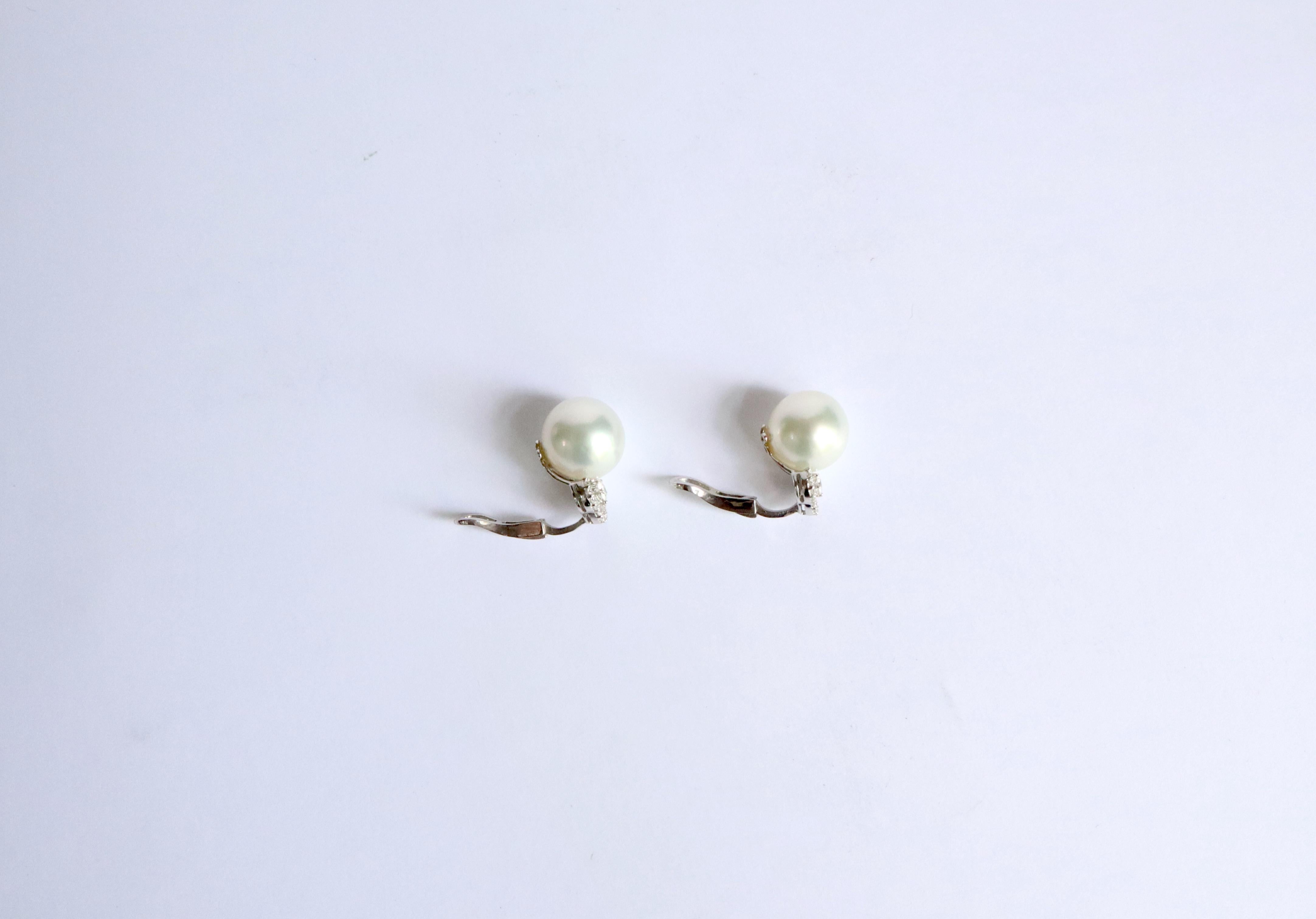 Pearl Clip Earrings 18 Carat White Gold Set with Diamonds For Sale 1