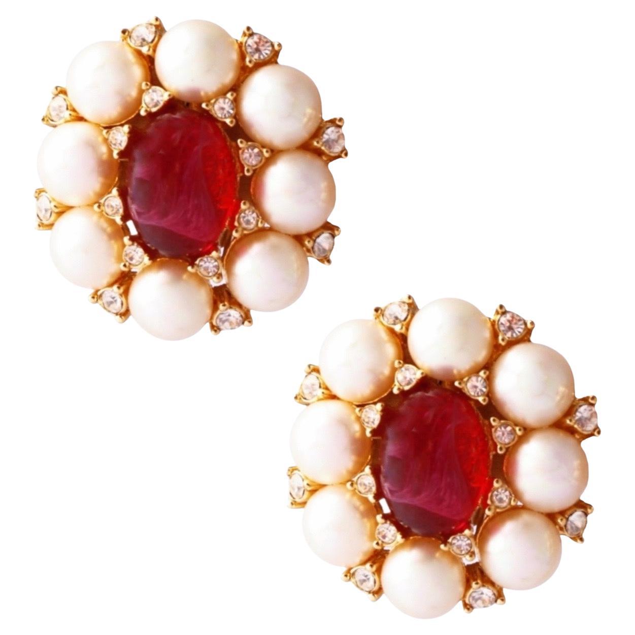 Pendientes de perlas, cristales y rubíes de Grossé para Christian Dior, años 80 en venta