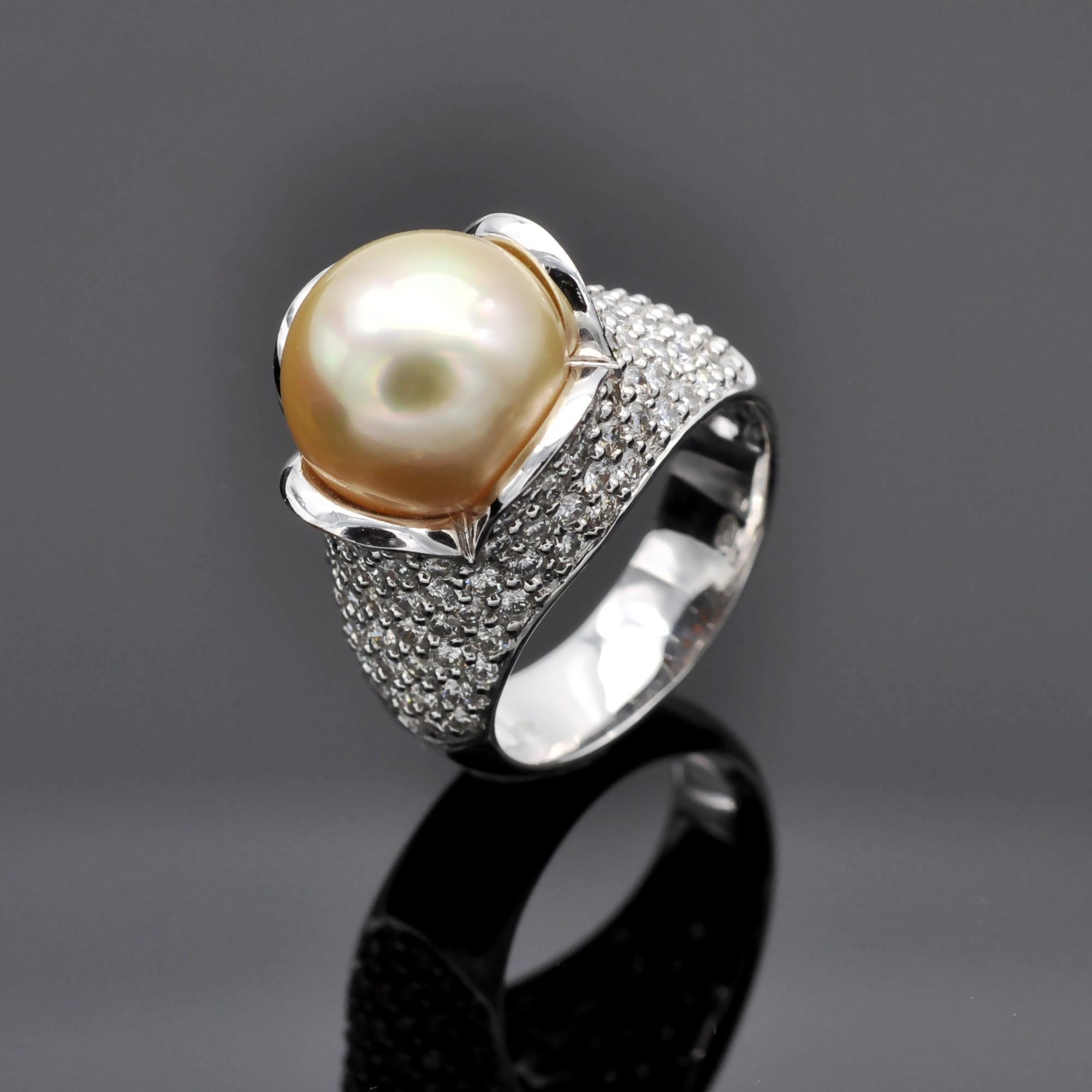 Contemporary Pearl and Diamond 18-Karat Gold Cocktail Ring For Sale