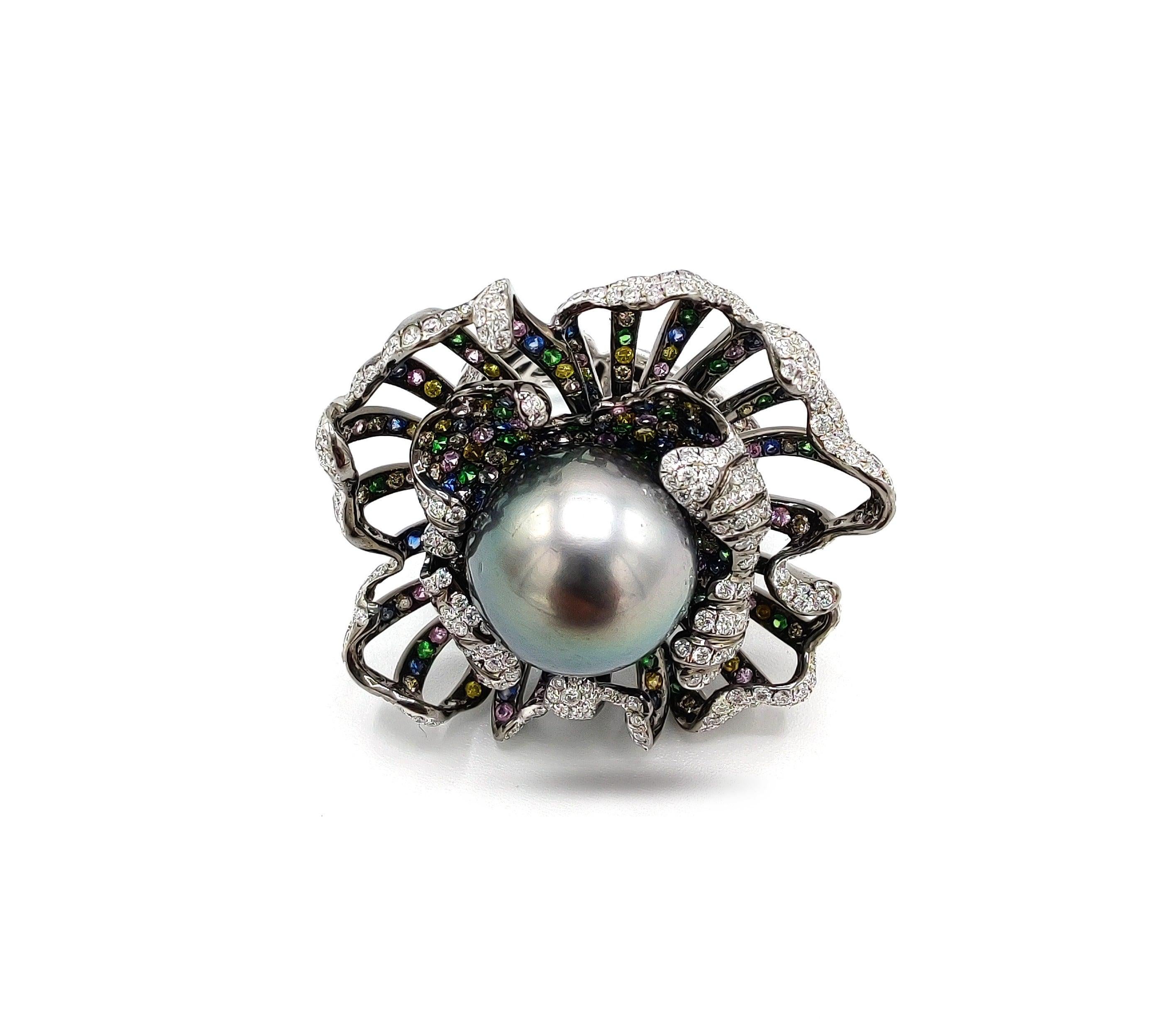 For Sale:  Pearl Diamond 18 Karat Gold Flower Statement Ring 4