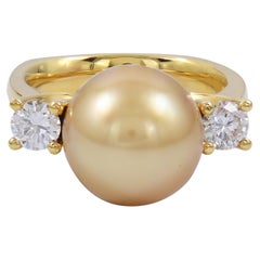 Bague en or jaune 18 carats avec perles et diamants