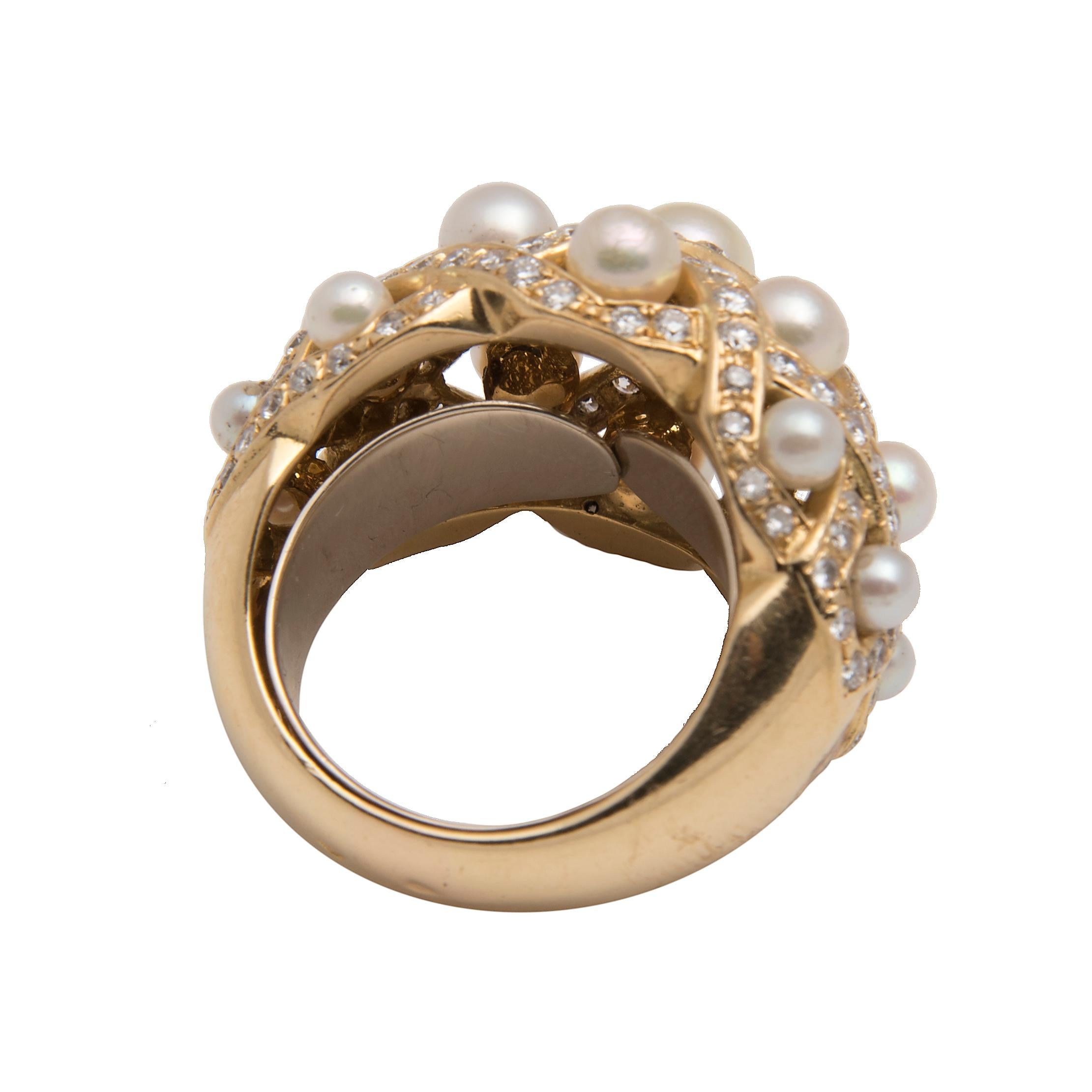 Pearl, Diamond and 18 Karat Gold Bombé Cocktail Ring For Sale 1