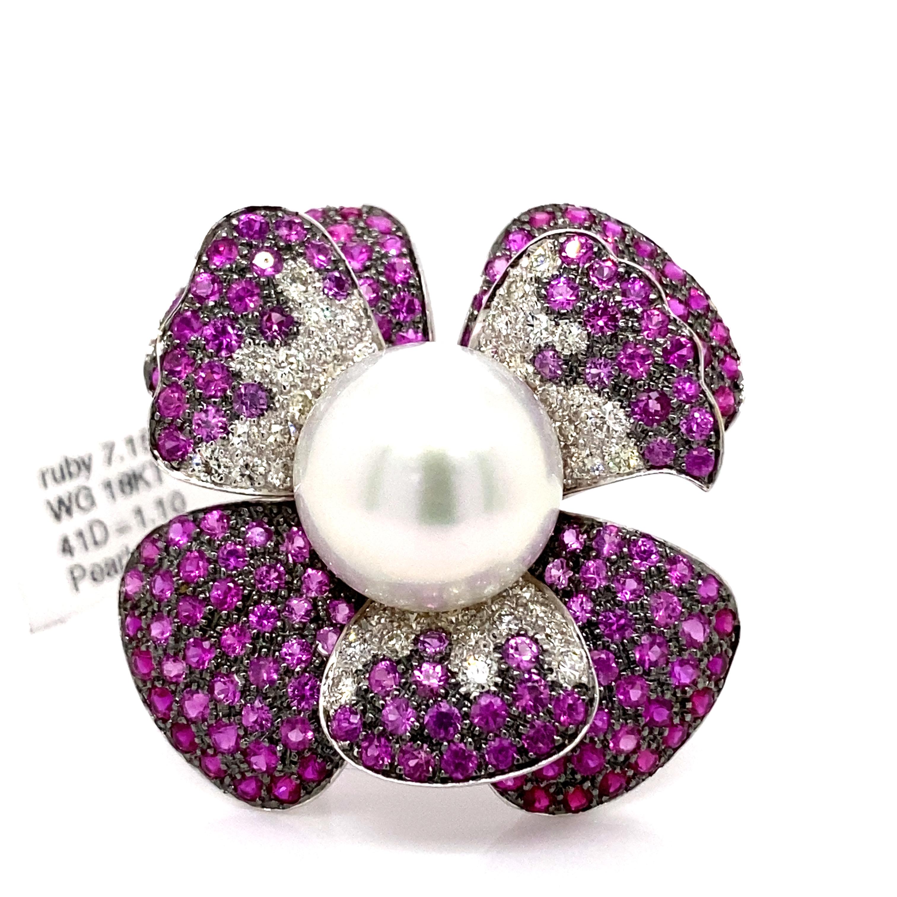 Pearl, Diamond, and Ruby Floral Ring 18 Karat White Gold In New Condition In BEVERLY HILLS, CA