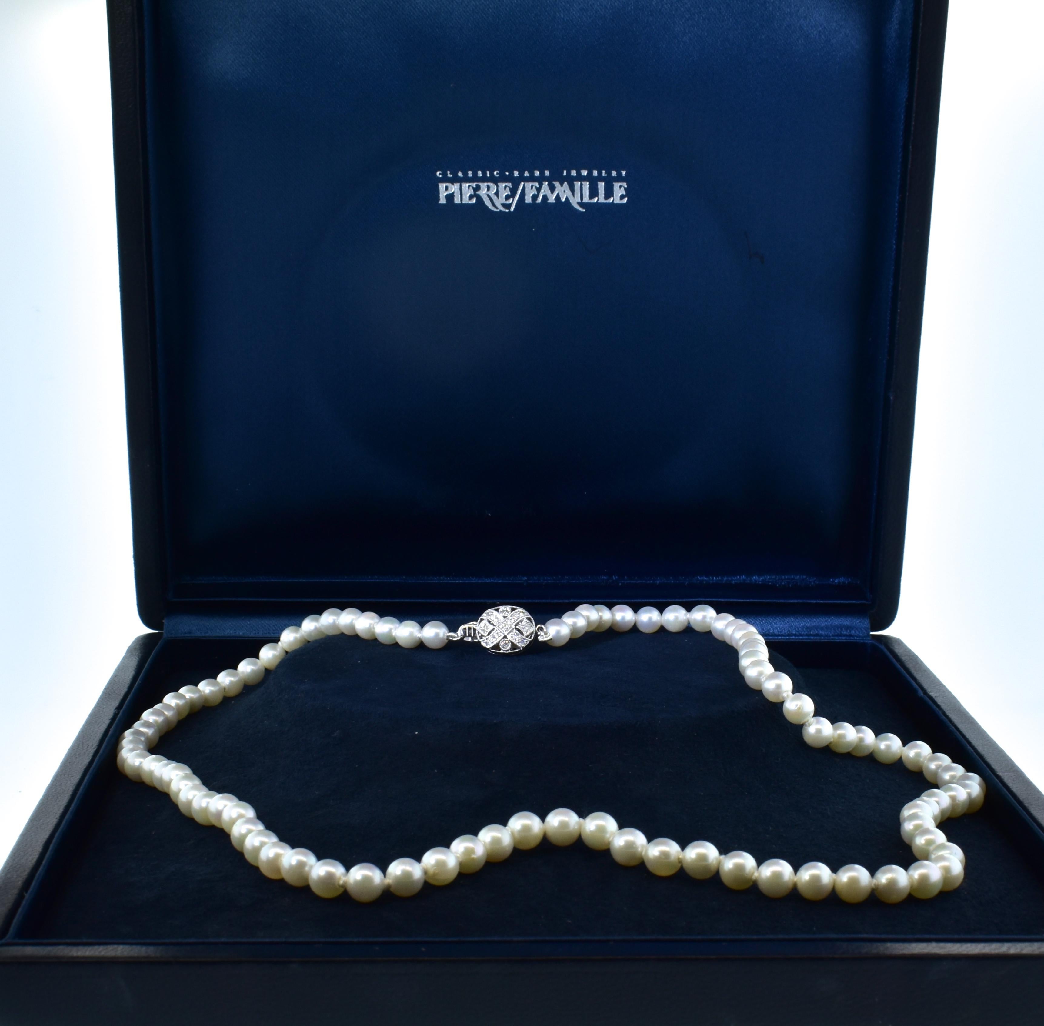 Pearl, Diamond and White Gold Necklace In New Condition In Aspen, CO