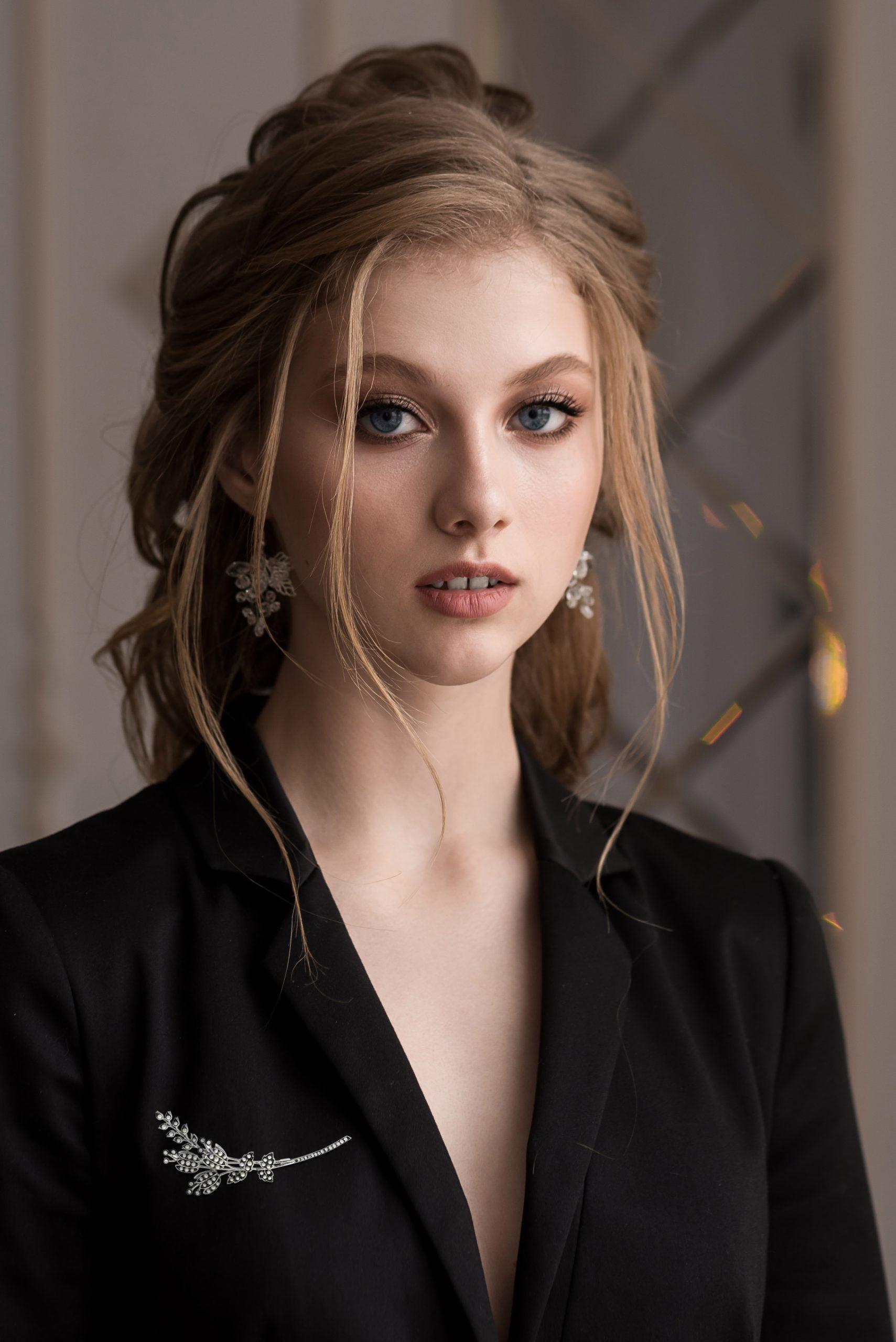 Broche en or blanc 14K Bouquet de perles et de diamants Branch Floral Flower Autumn Unisexe en vente