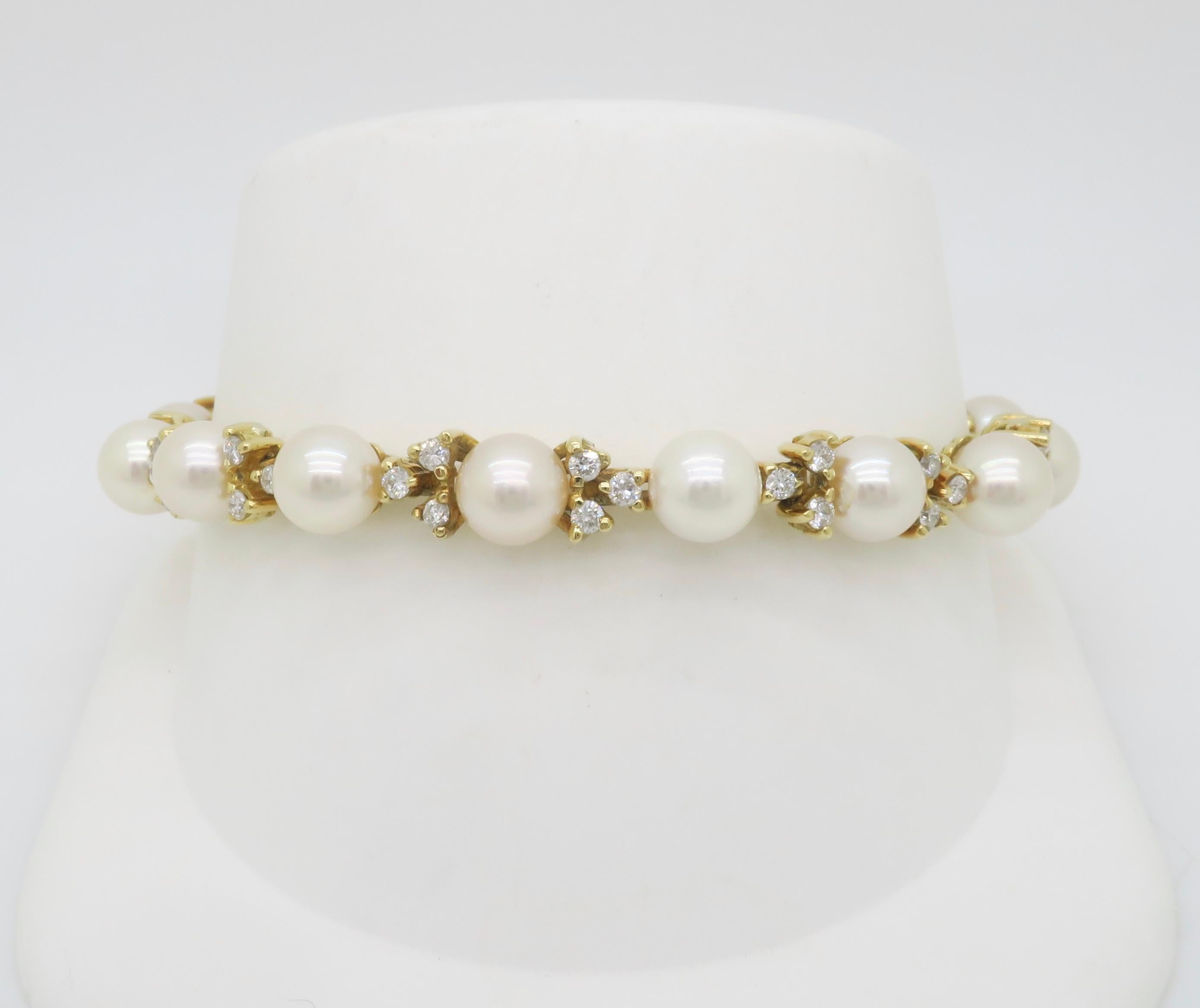 Pulsera de Perlas y Diamantes de Oro Amarillo de 18k Corte redondo en venta