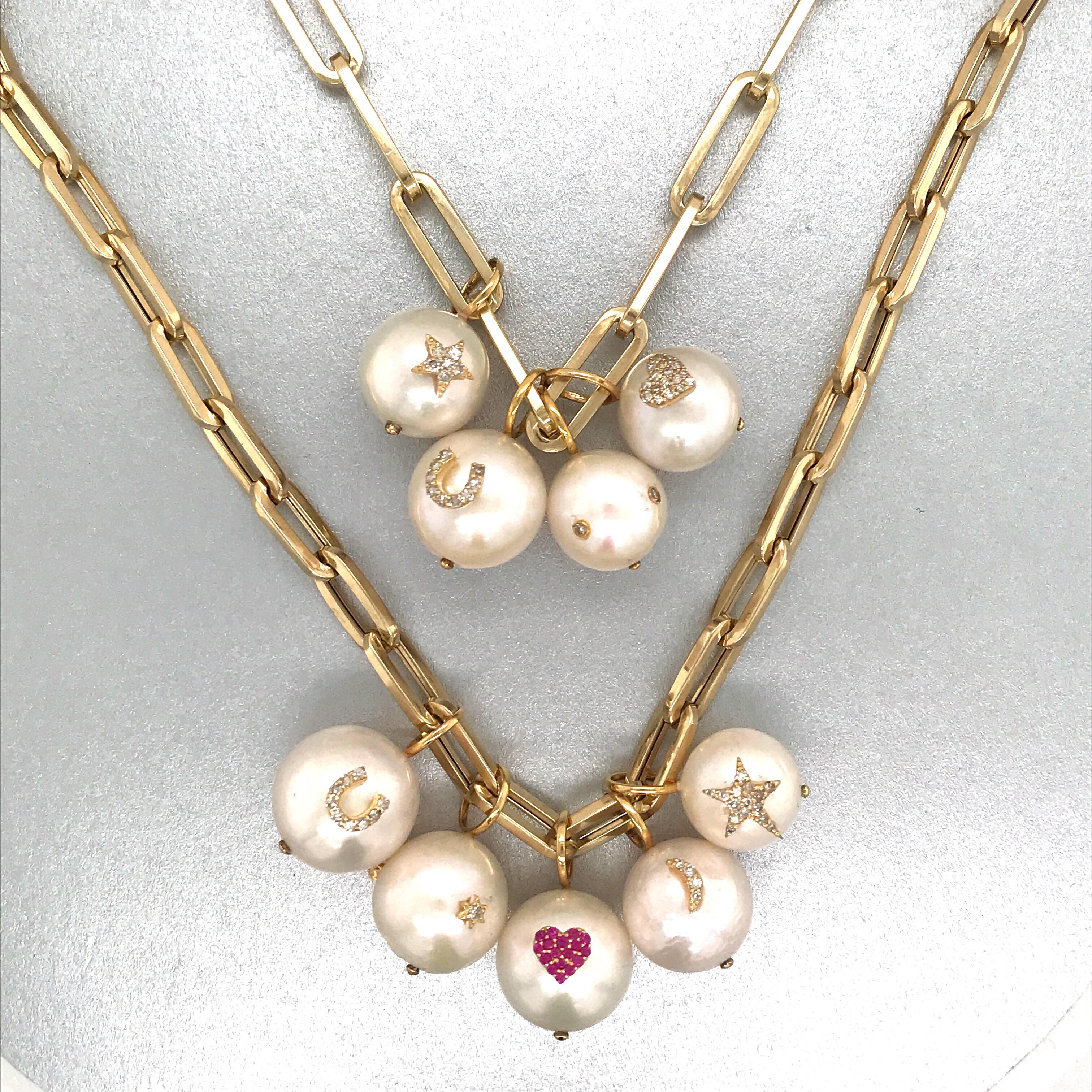 Contemporary Pearl Diamond Charm Link Necklace 14 Karat Yellow Gold For Sale