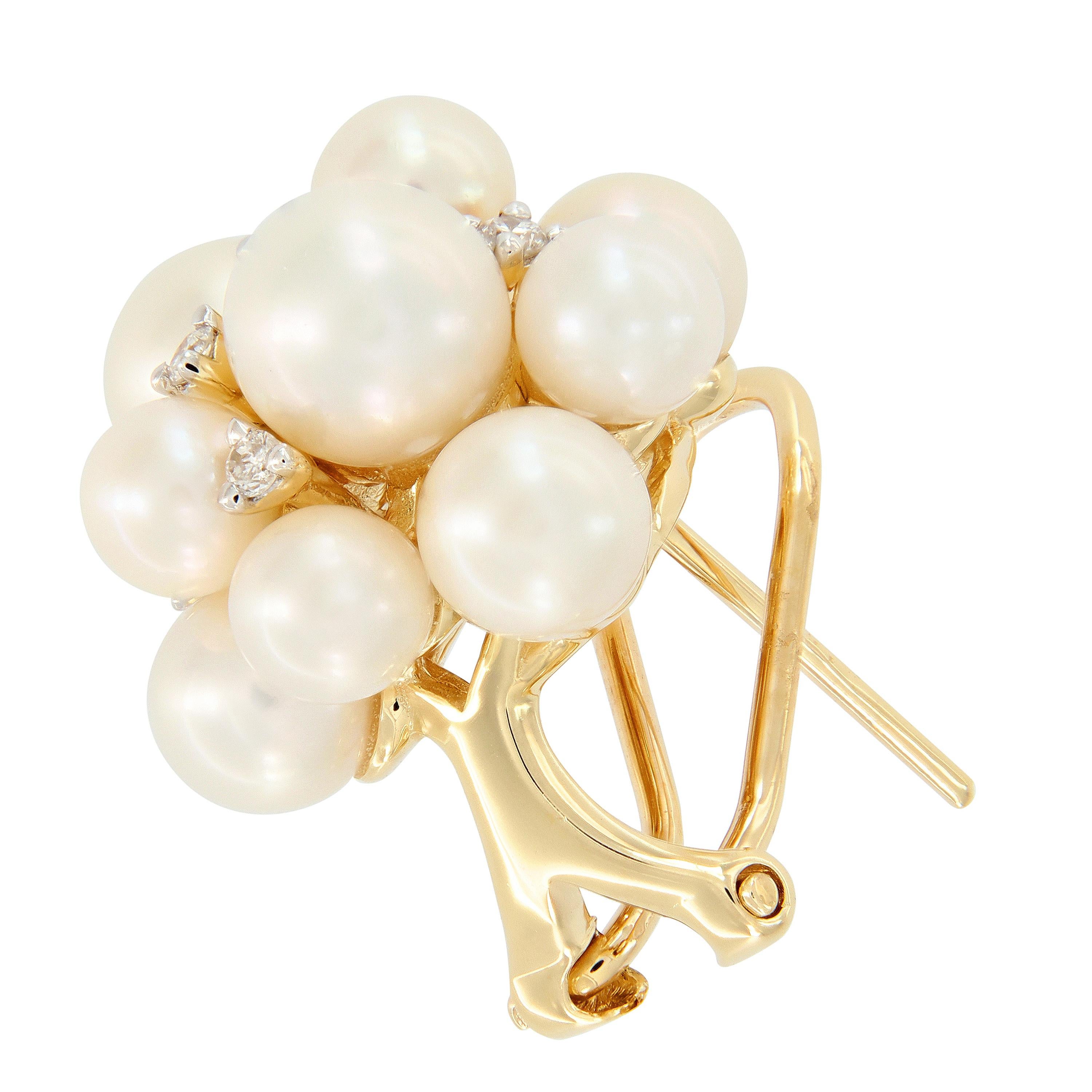 Retro inspired in design, but timeless in wear. The pearls and diamonds are artfully arranged and are set in 14k yellow gold.

Diamonds 0.17 cttw