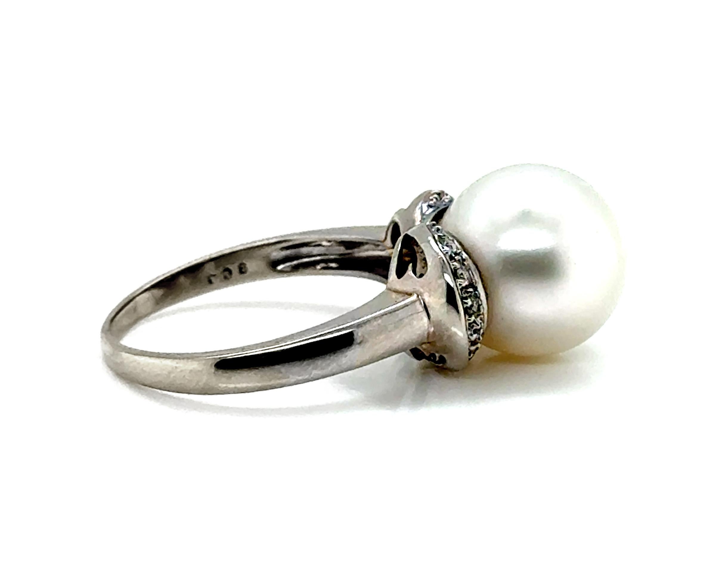 Pearl Diamond Cocktail Statement Ring 18K White Gold Natural 11.5mm Pearl .20ct In Excellent Condition In Dearborn, MI