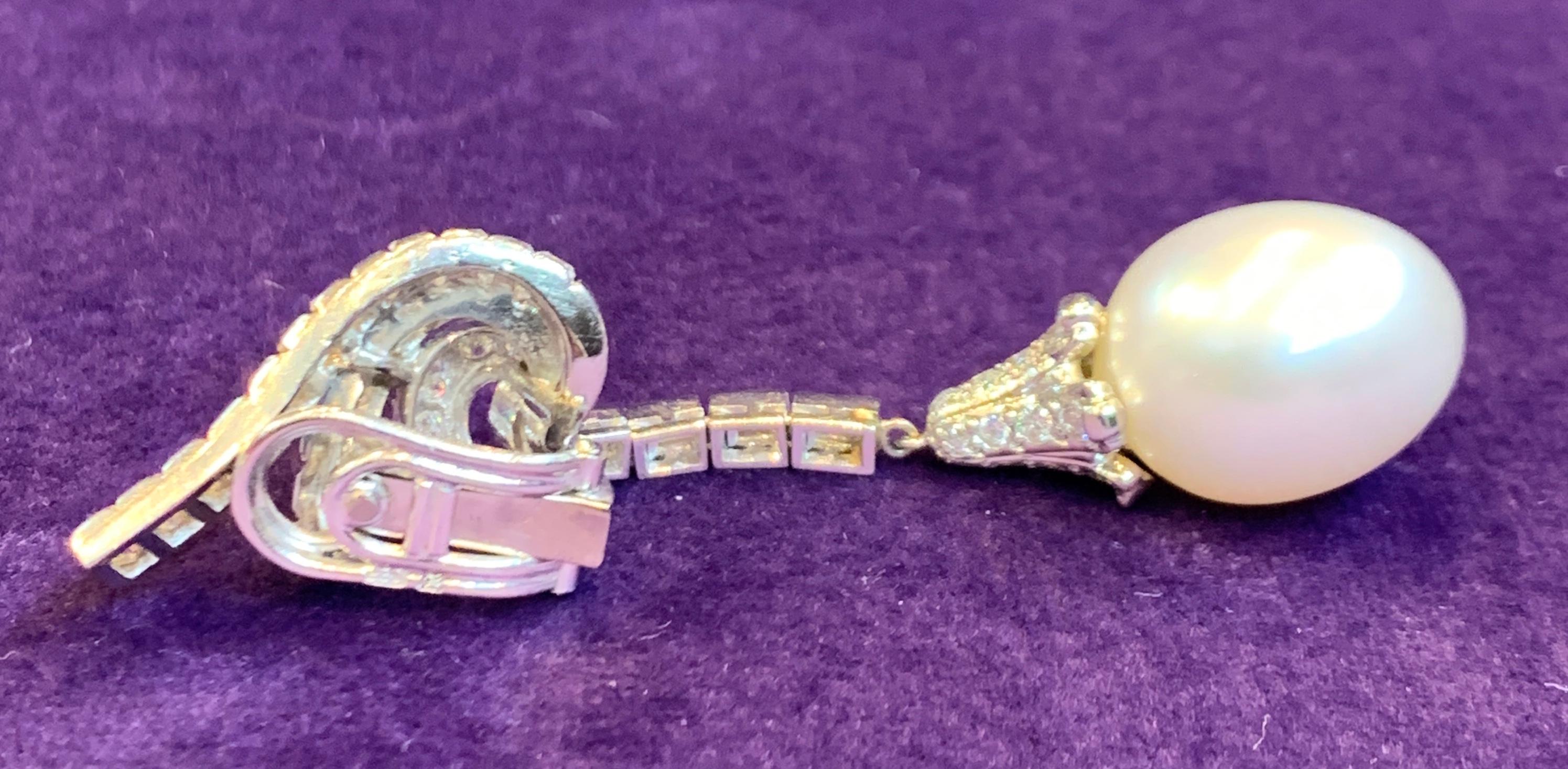 Perle und Diamant-Tropfen-Ohrringe (Rundschliff) im Angebot