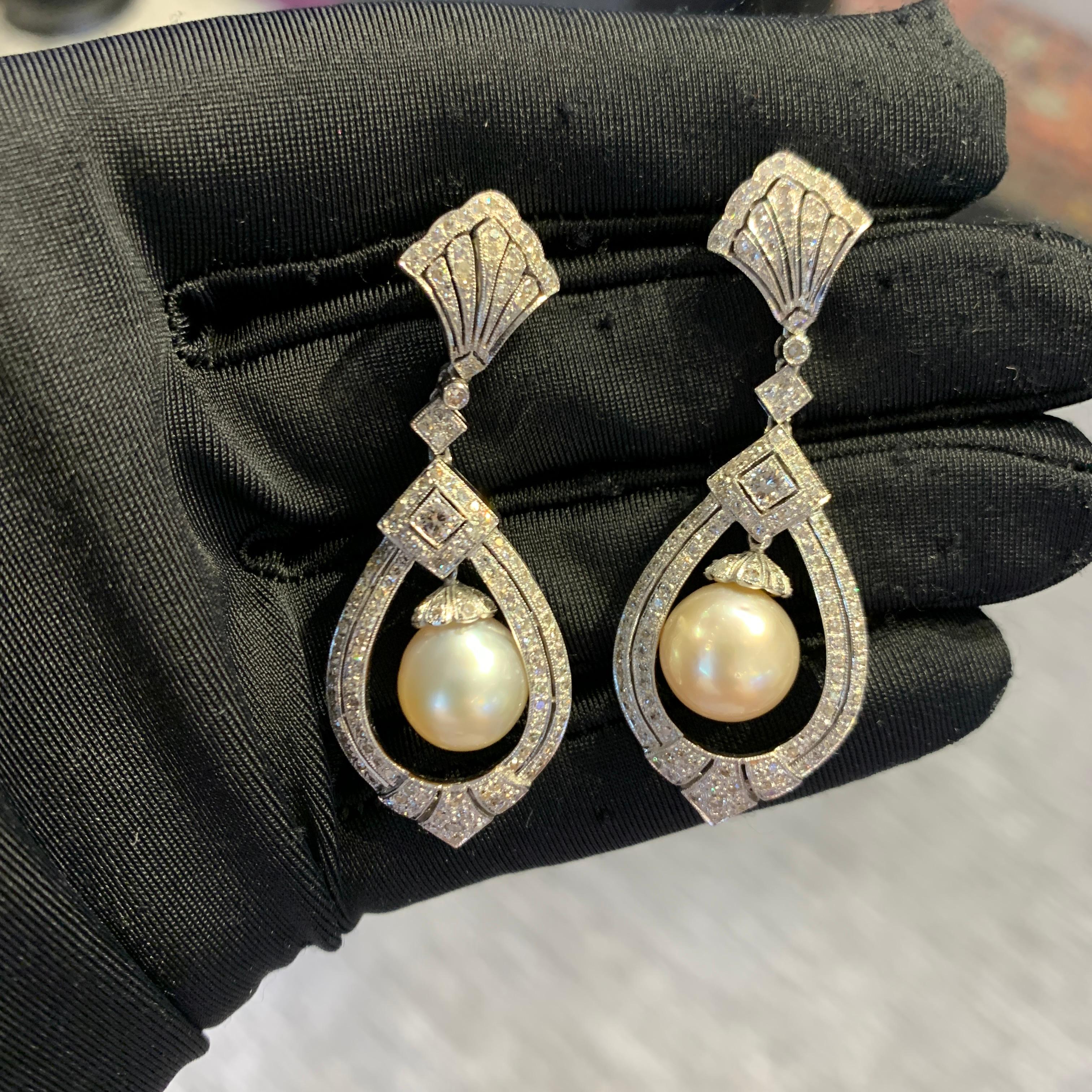 Pearl & Diamond Earrings  In Excellent Condition For Sale In New York, NY