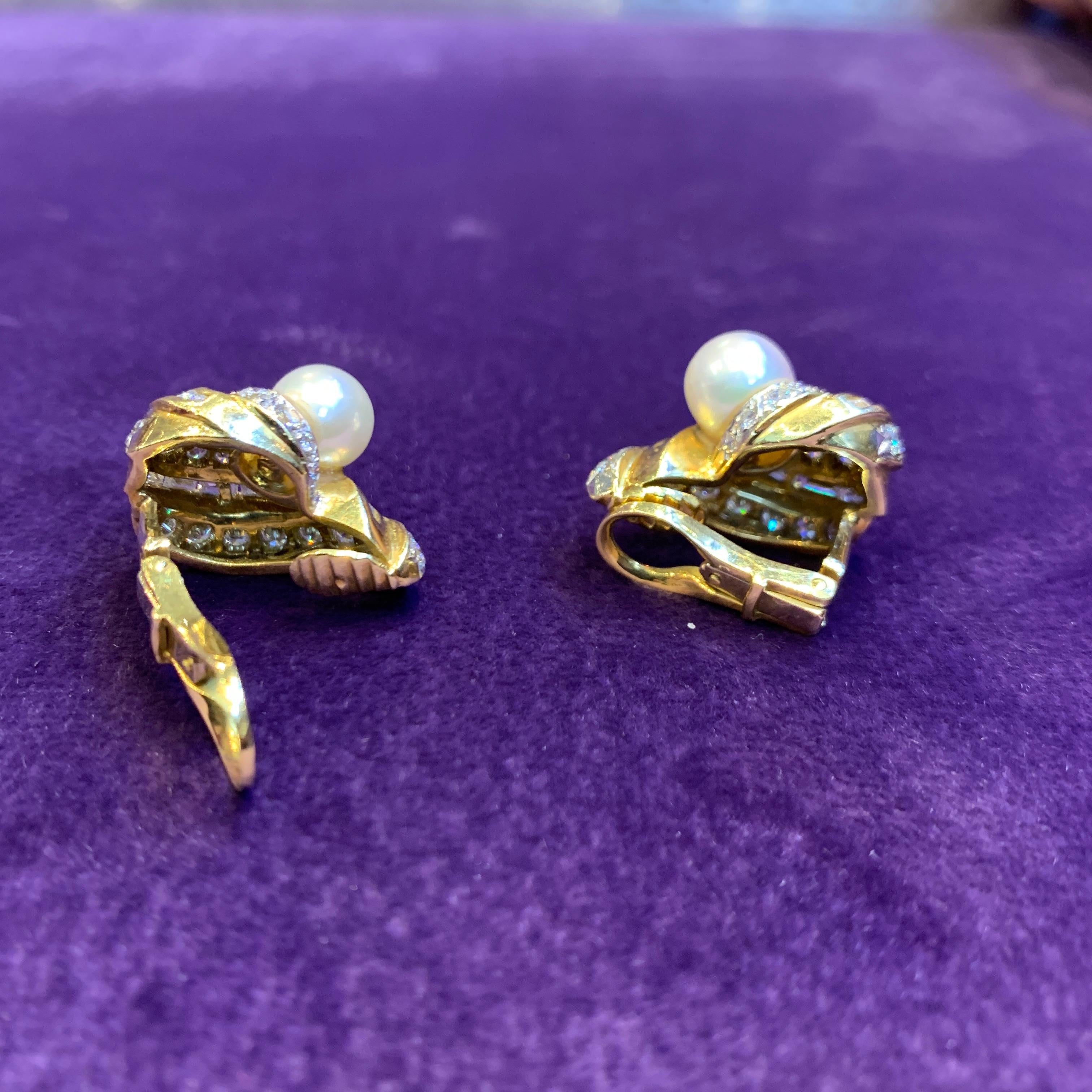 Boucles d'oreilles en perles et diamants en vente 1