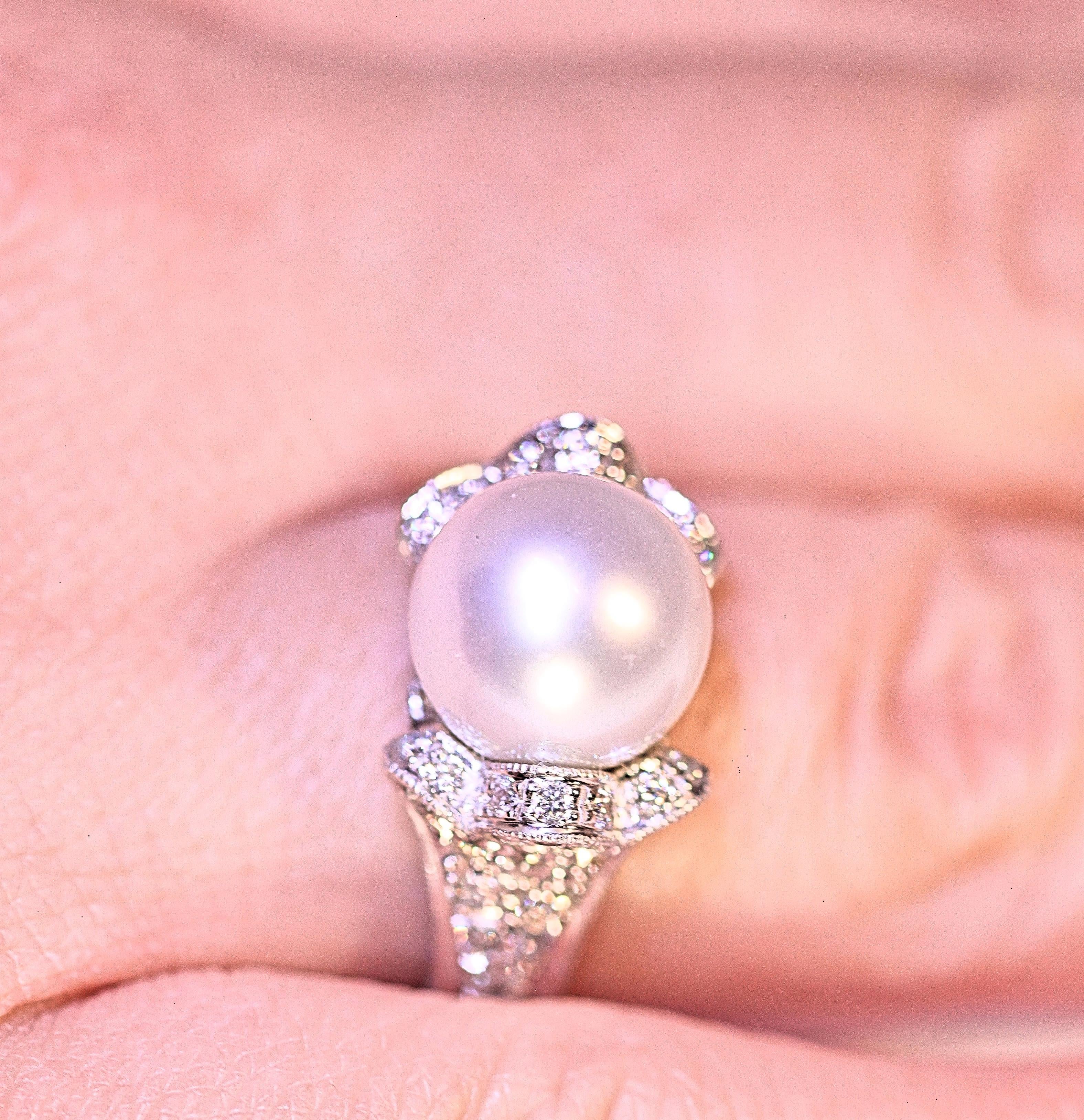 Pearl Diamond Fashion Ring Cocktail Ring 14 Karat White Gold For Sale 1
