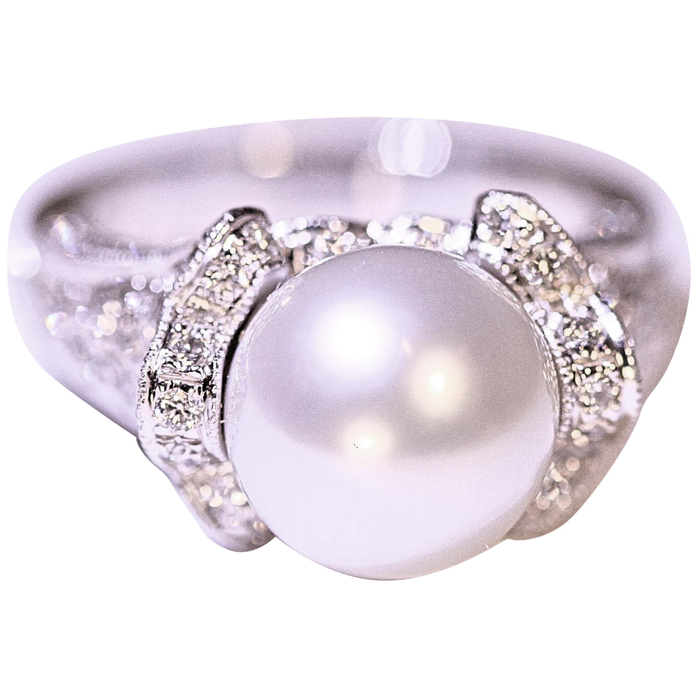 Pearl Diamond Fashion Ring Cocktail Ring 14 Karat White Gold For Sale