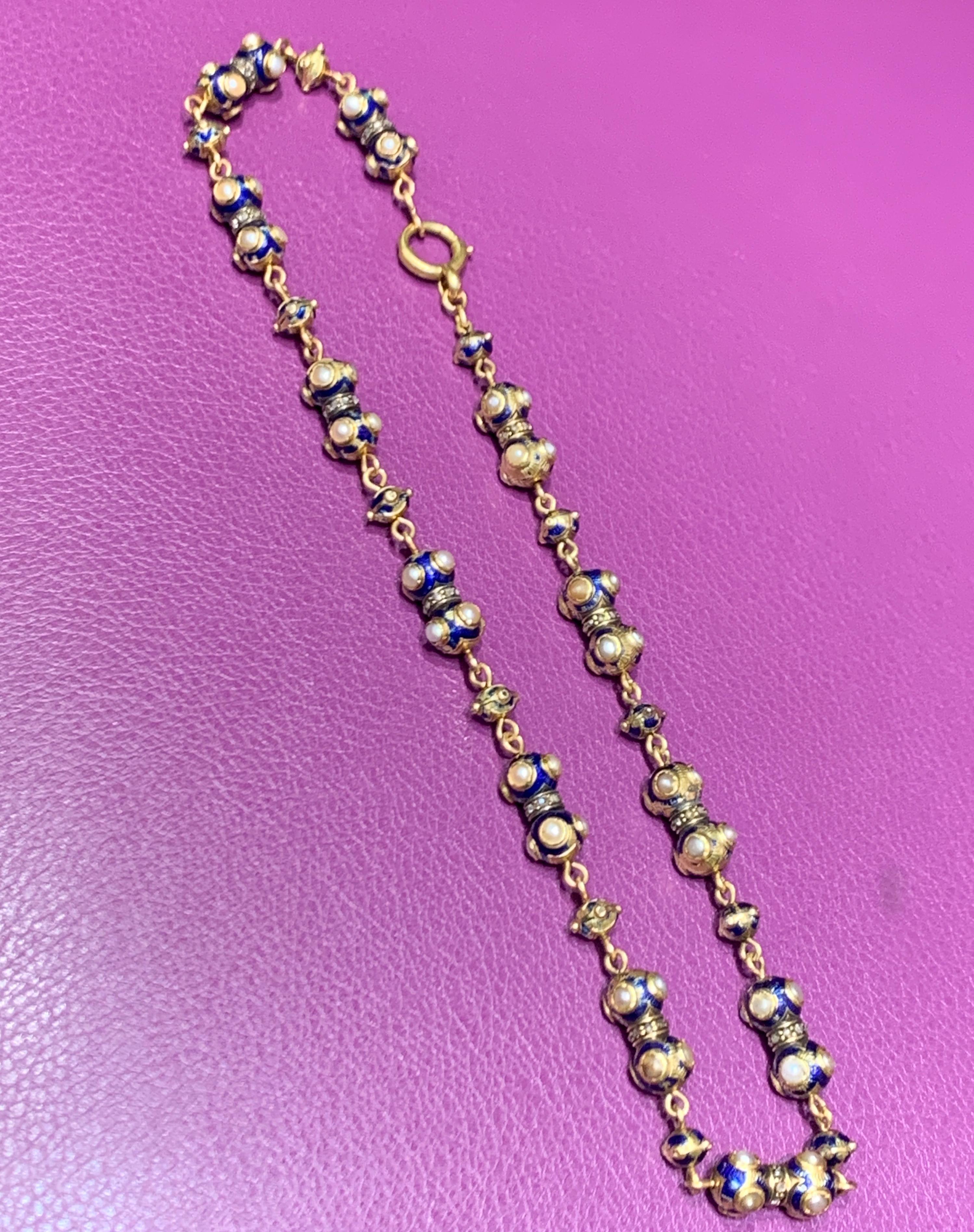 Gold-Halskette mit Perlen und Diamanten (Rundschliff) im Angebot