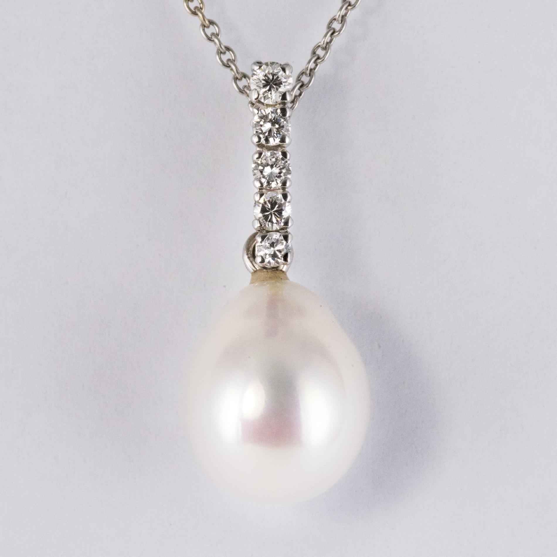 modern pearl necklace