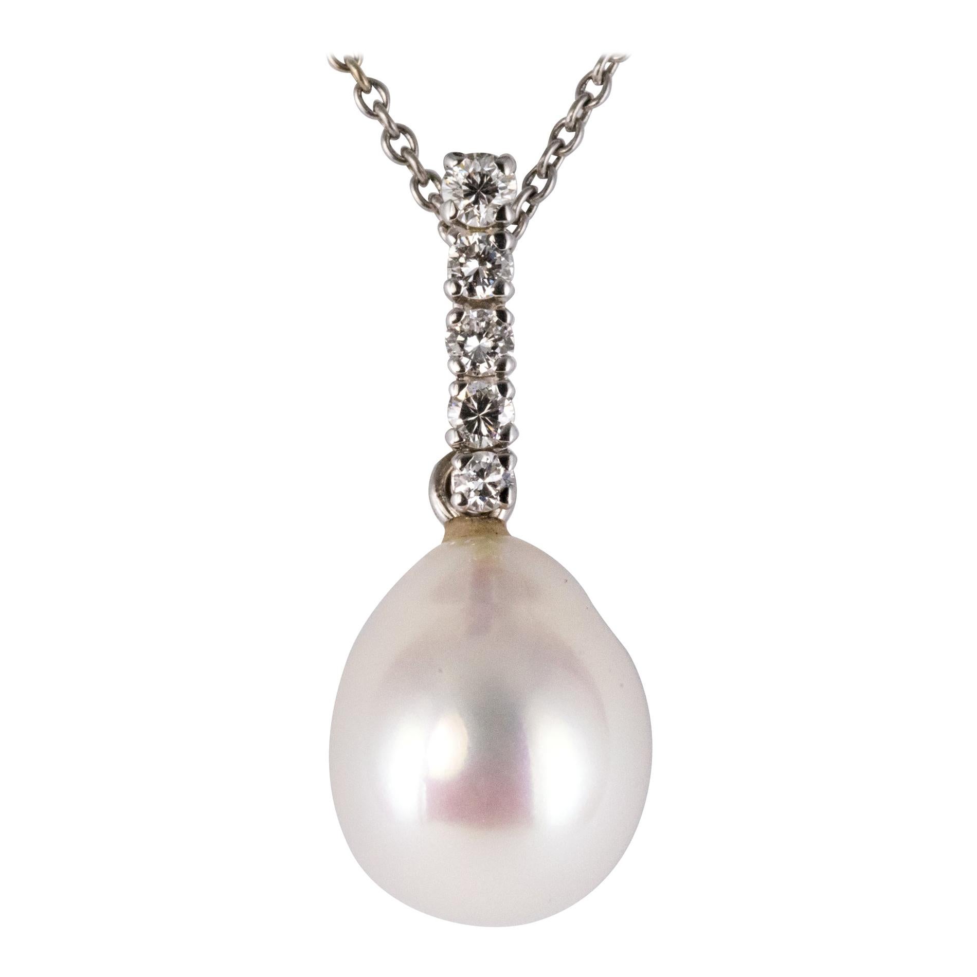 Modern Pearl Diamond 18 Karat White Gold Pendant For Sale