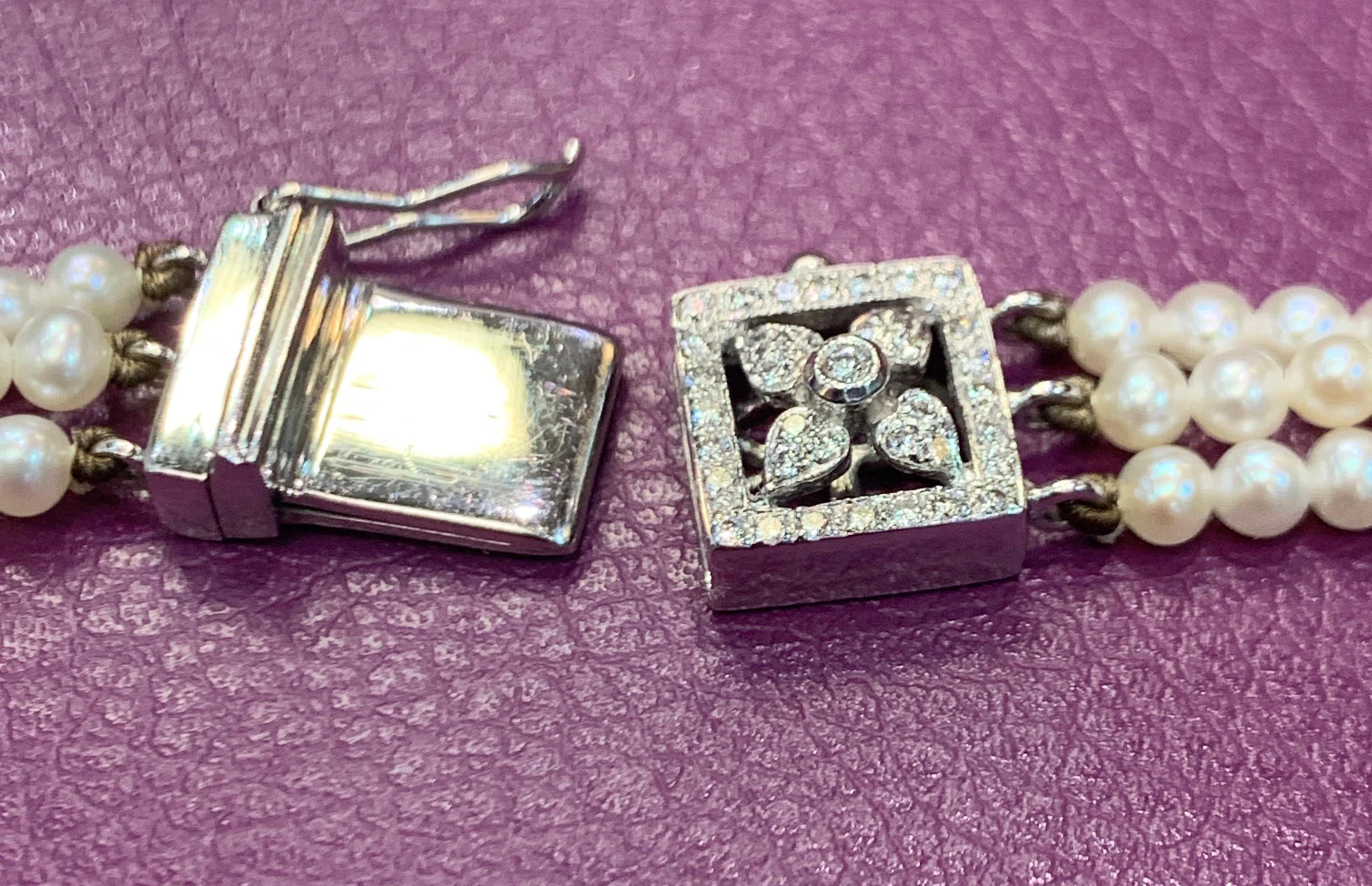 Mehrstrangige Perlen- und Diamanttropfen-Halskette im Angebot 2