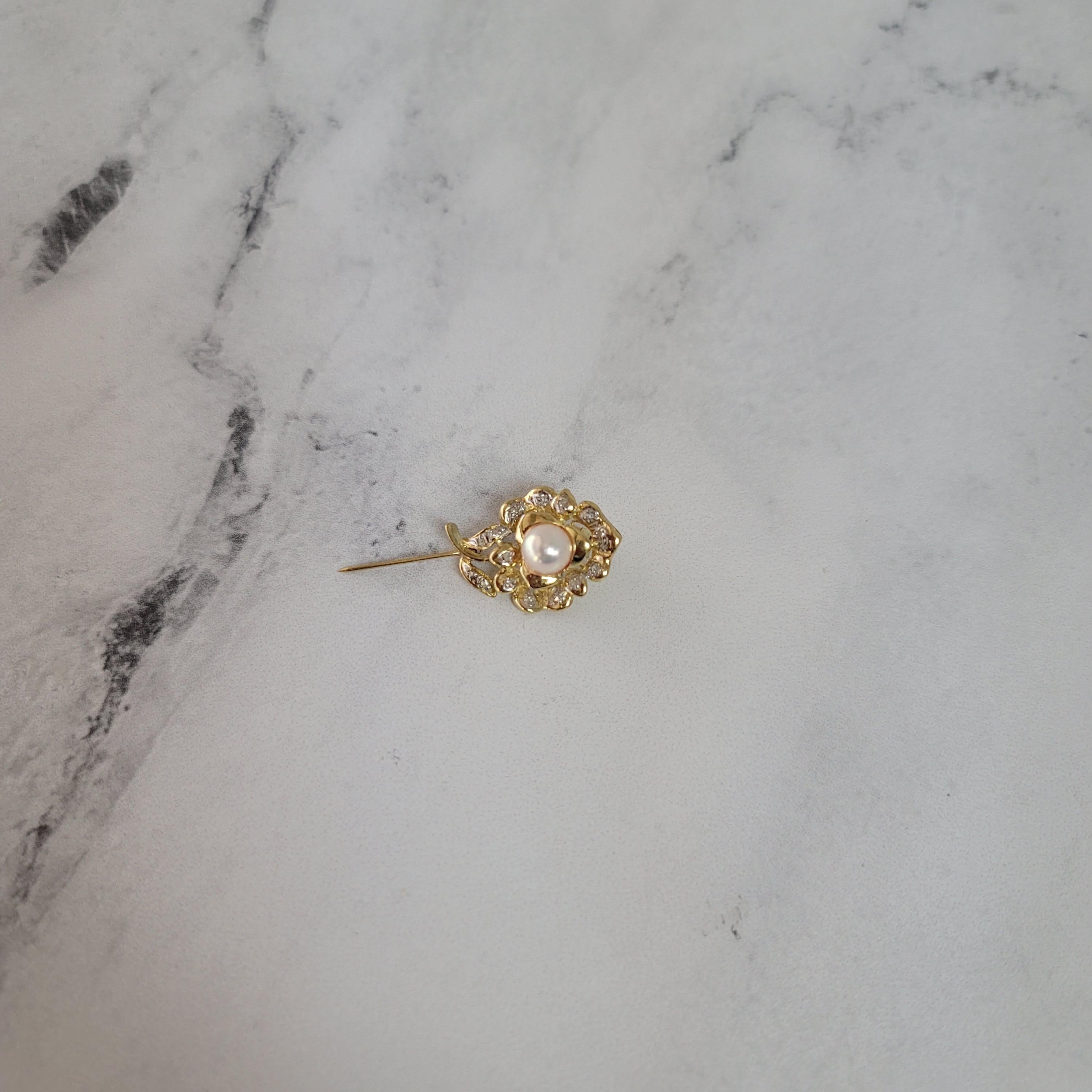 Round Cut Pearl & Diamond Pave Brooch 14k Yellow Gold For Sale