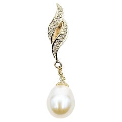Pearl & Diamond Pendant in 18k Yellow Gold