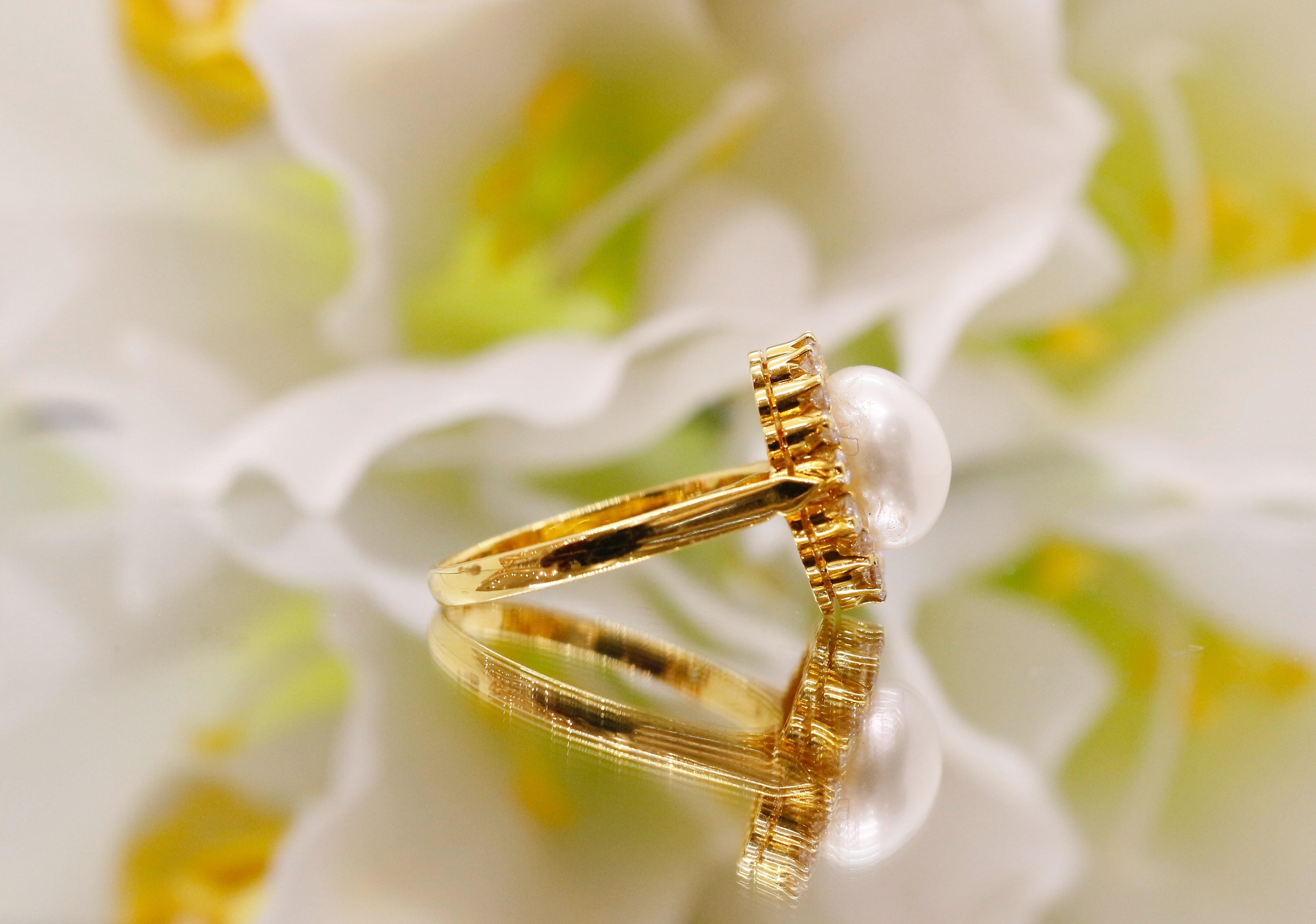 Women's Pearl Diamond Ring in 14k Gold For Sale