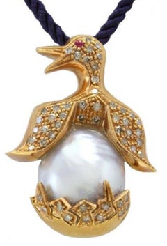  Pearl Diamond Rose Gold Penguin Pendant