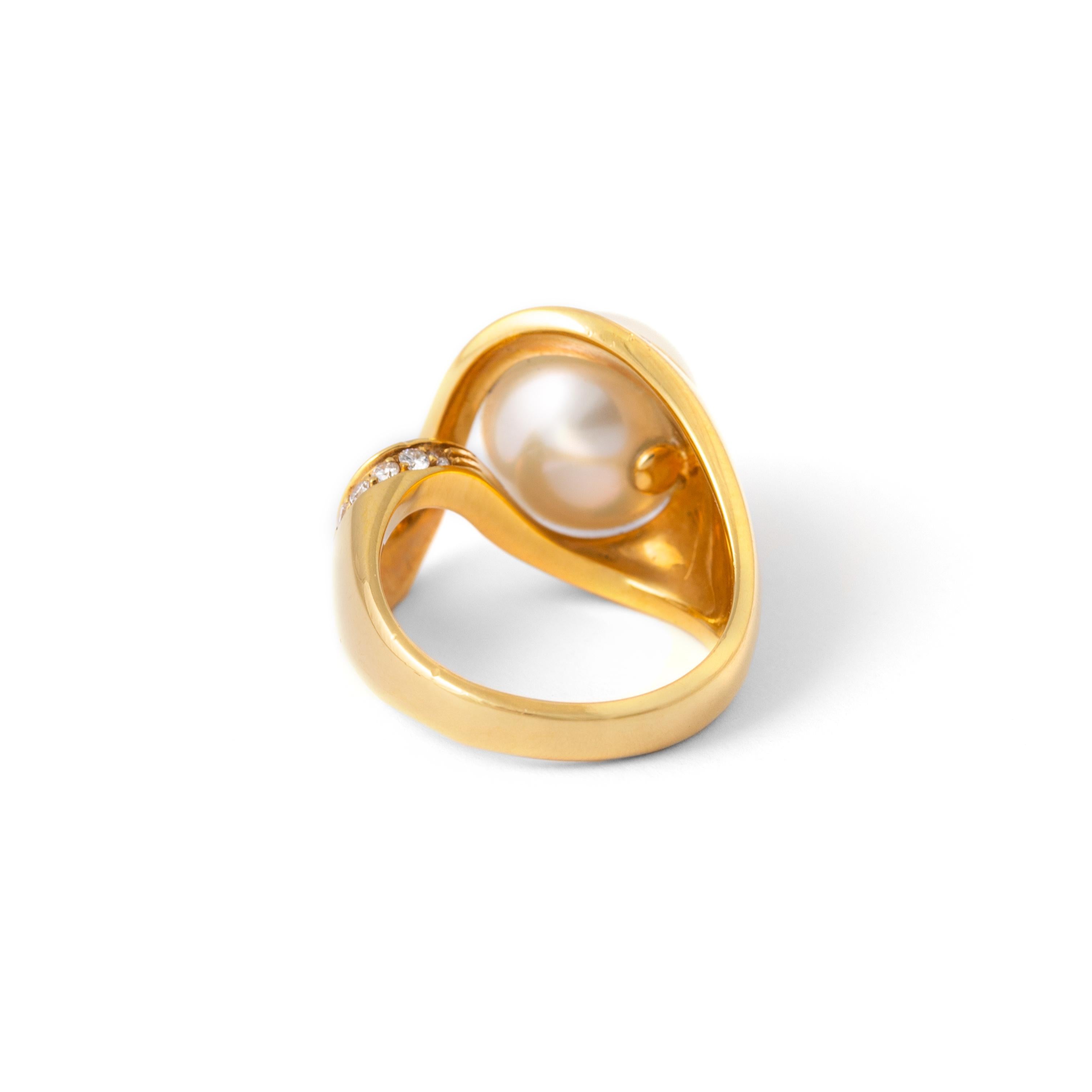 Pearl Diamond Yellow Gold 18K Ring For Sale 2