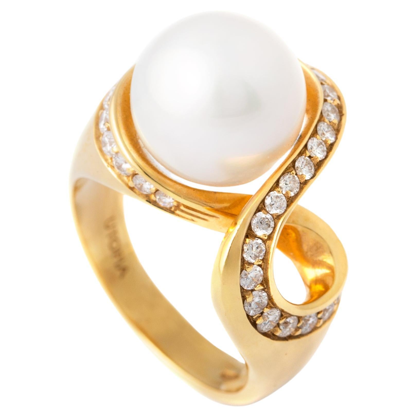 Pearl Diamond Yellow Gold 18K Ring For Sale