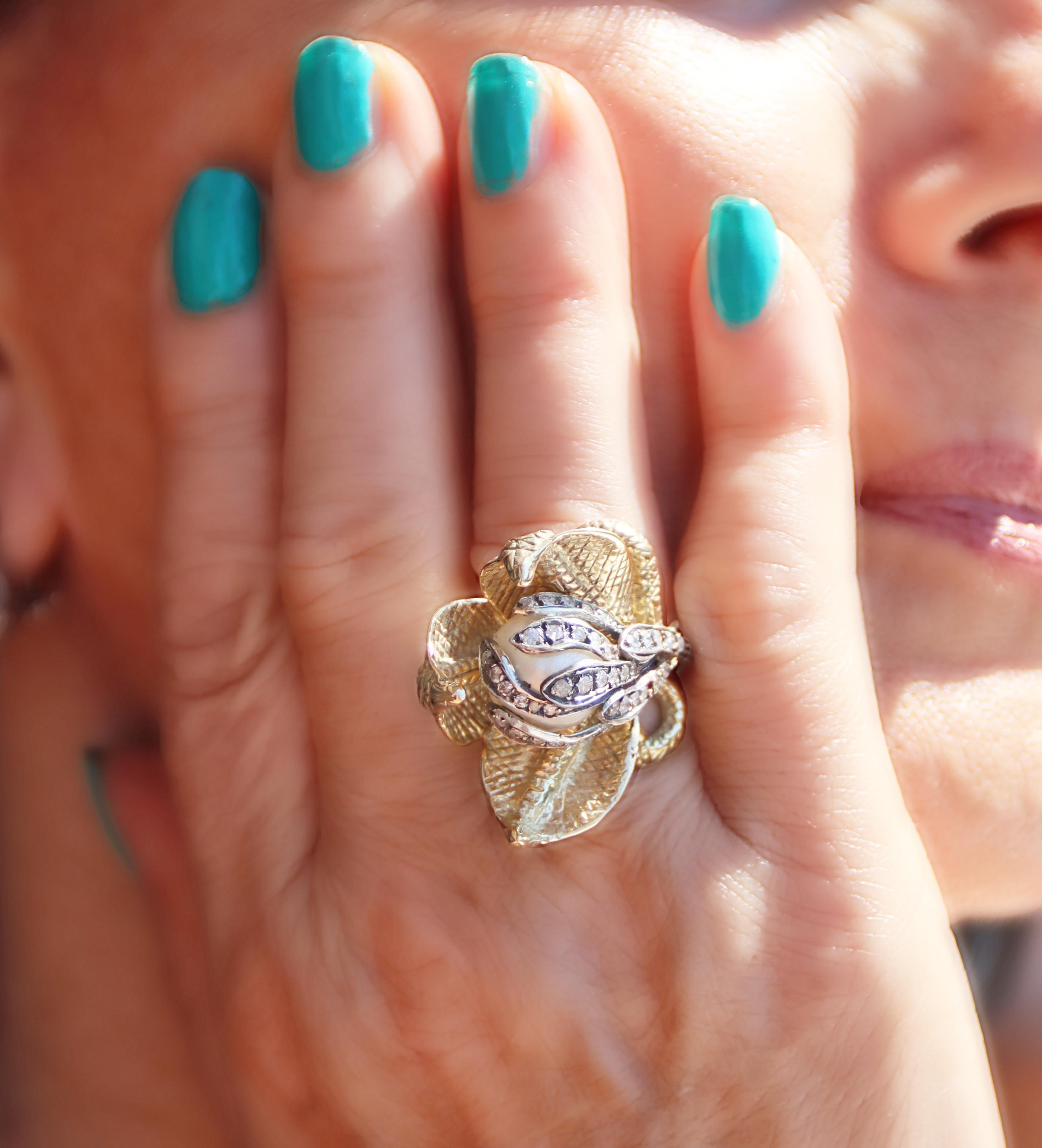 Anillo de cóctel de oro amarillo de 14 quilates con diamantes perlados en venta 3