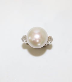 Contemporary 18K White Gold Pearl & Natural Diamond Cocktail Ring