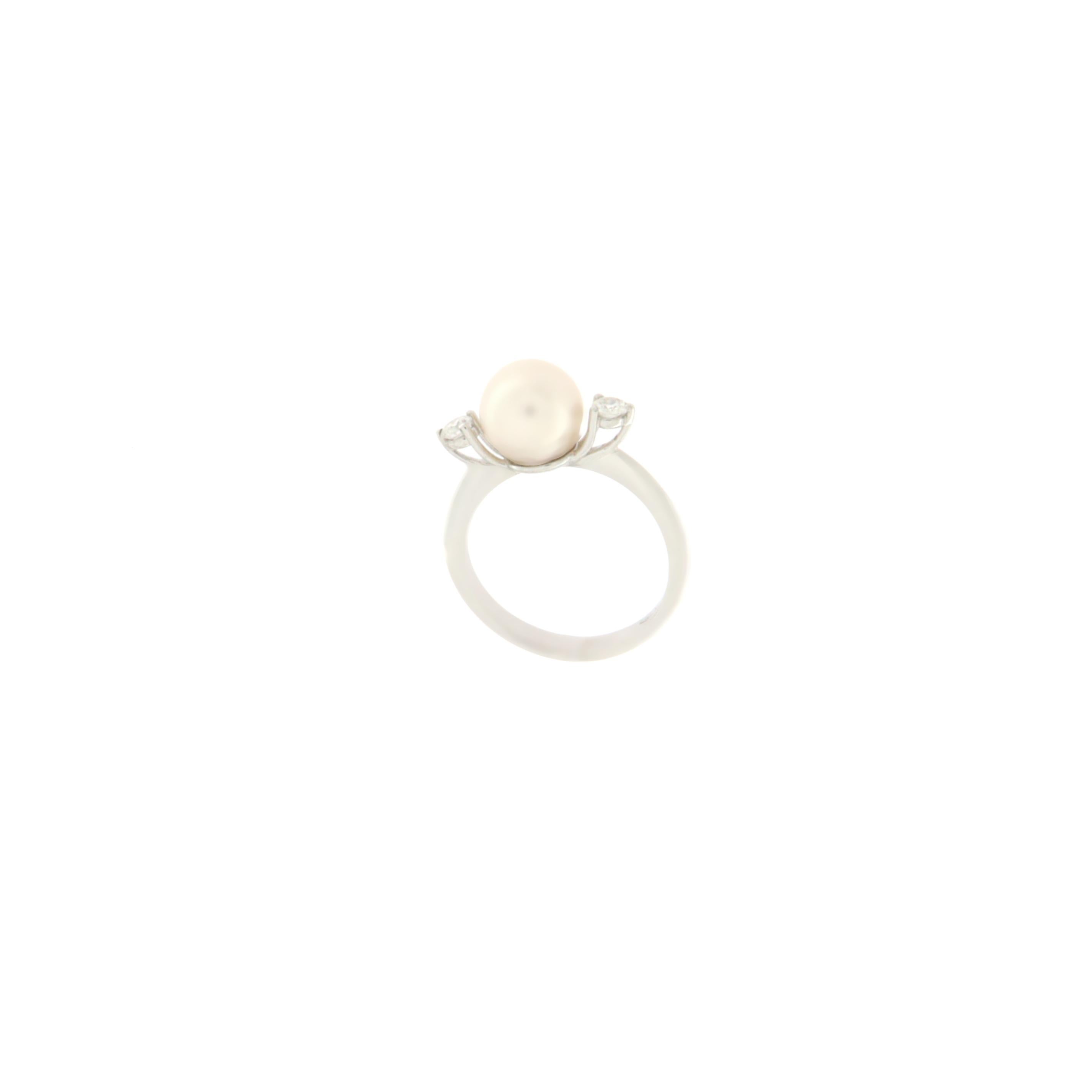 Women's Pearl Diamonds 18 Karat White Gold Cocktail Ring For Sale