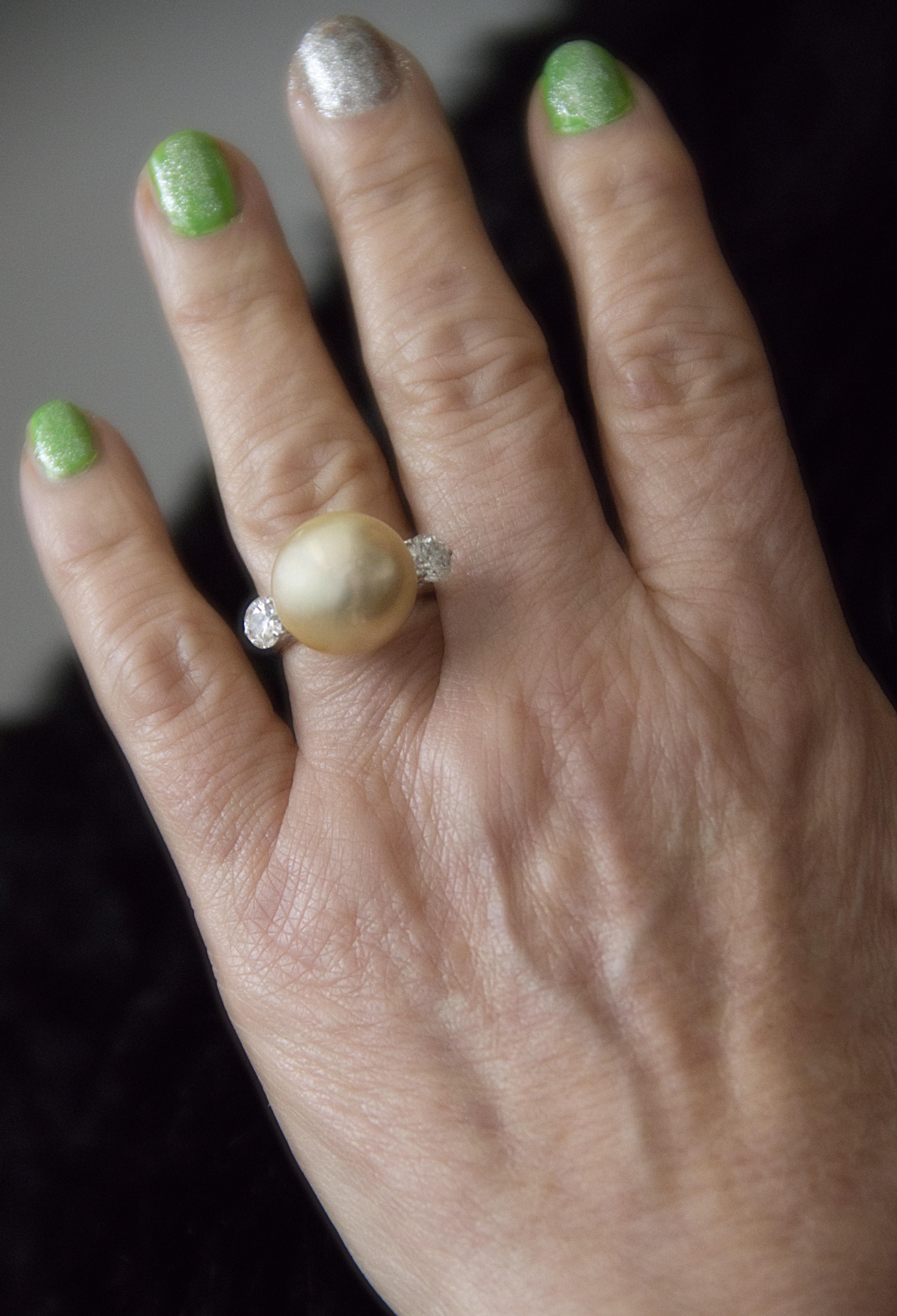 Pearl Diamonds 18 Karat White Gold Cocktail Ring For Sale 3