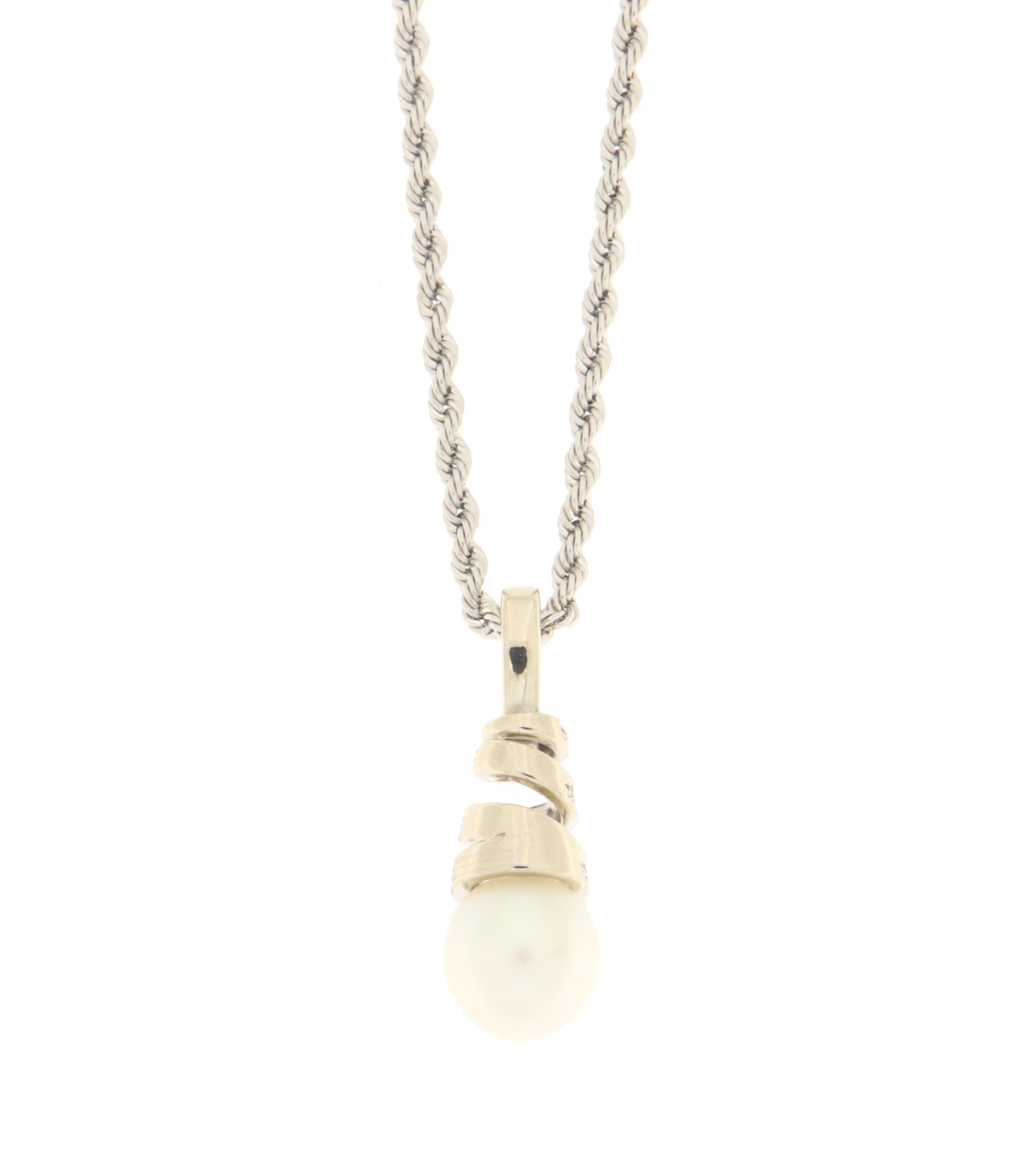 Brilliant Cut Pearl Diamonds 18 Karat White Gold Pendant Necklace For Sale