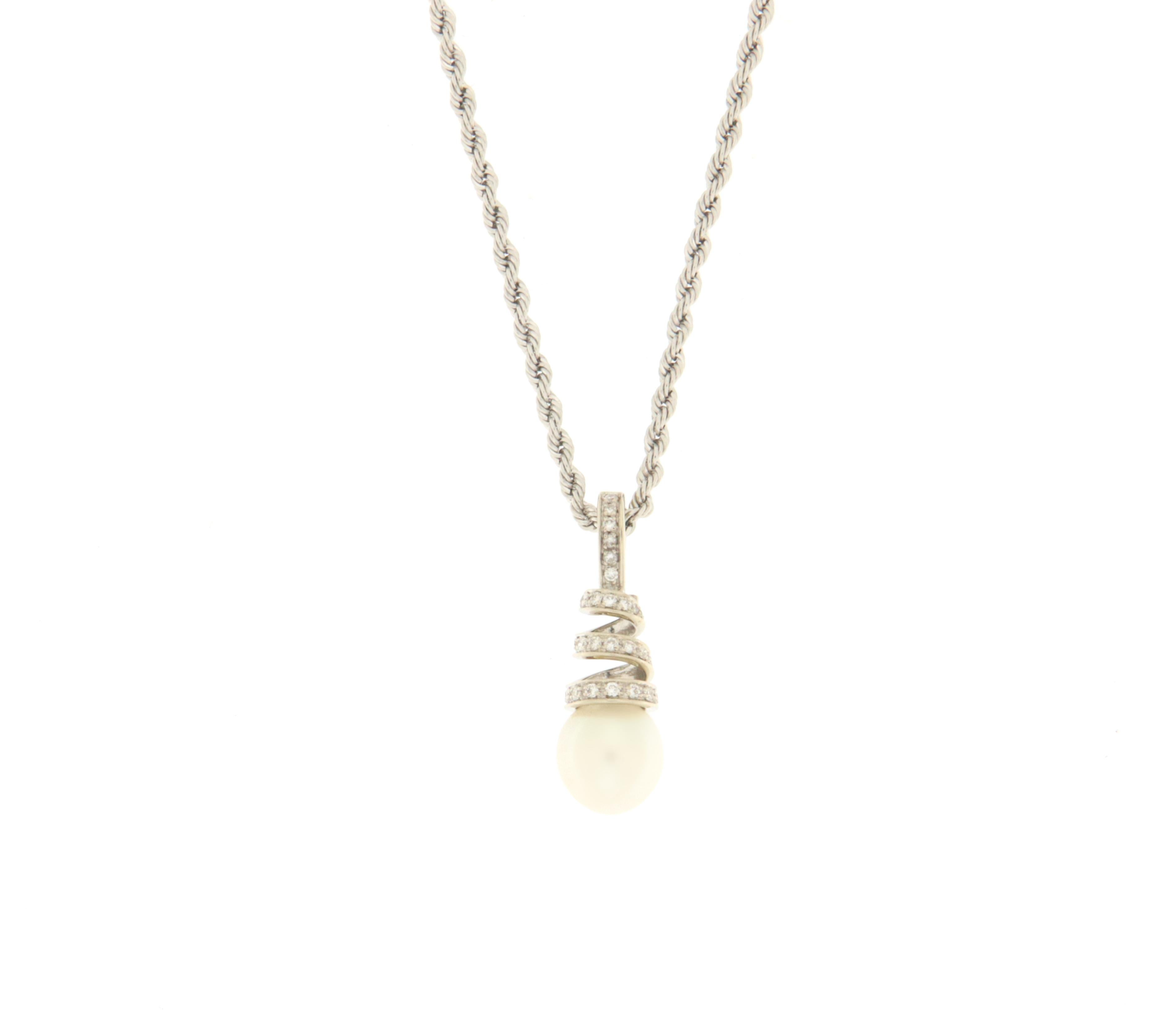 Pearl Diamonds 18 Karat White Gold Pendant Necklace In New Condition For Sale In Marcianise, IT