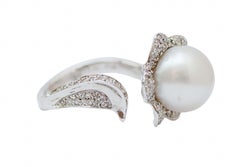 Perle, diamants, bague en or blanc 18 carats.