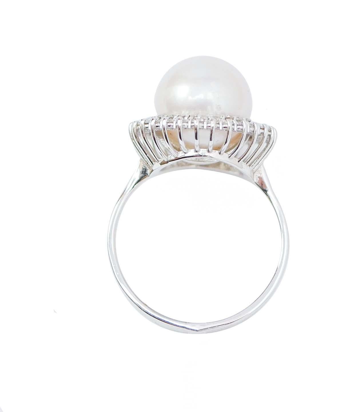 Retro Pearl, Diamonds, 18 Karat White Gold Ring.