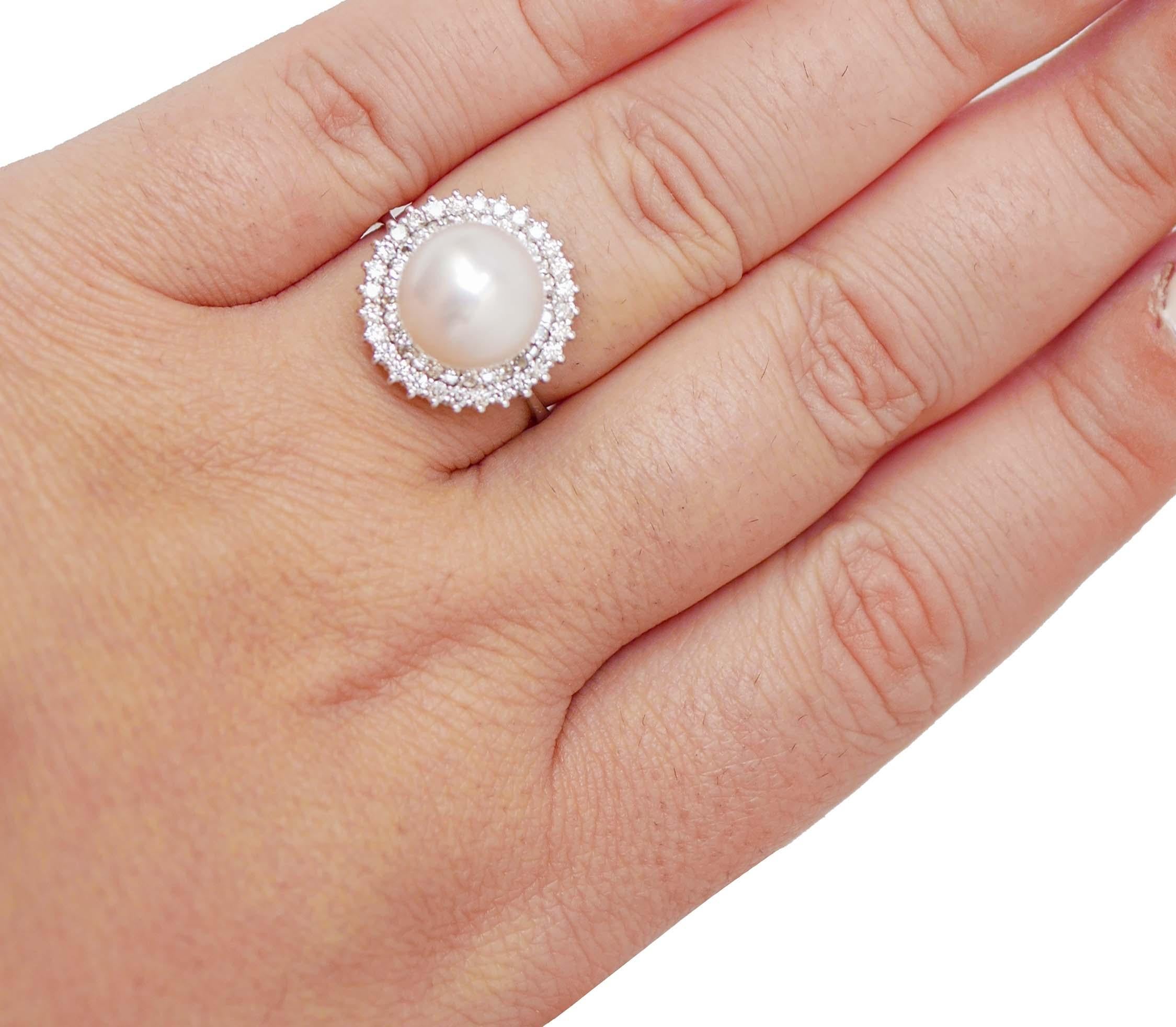 Pearl, Diamonds, 18 Karat White Gold Ring. In New Condition In Marcianise, Marcianise (CE)