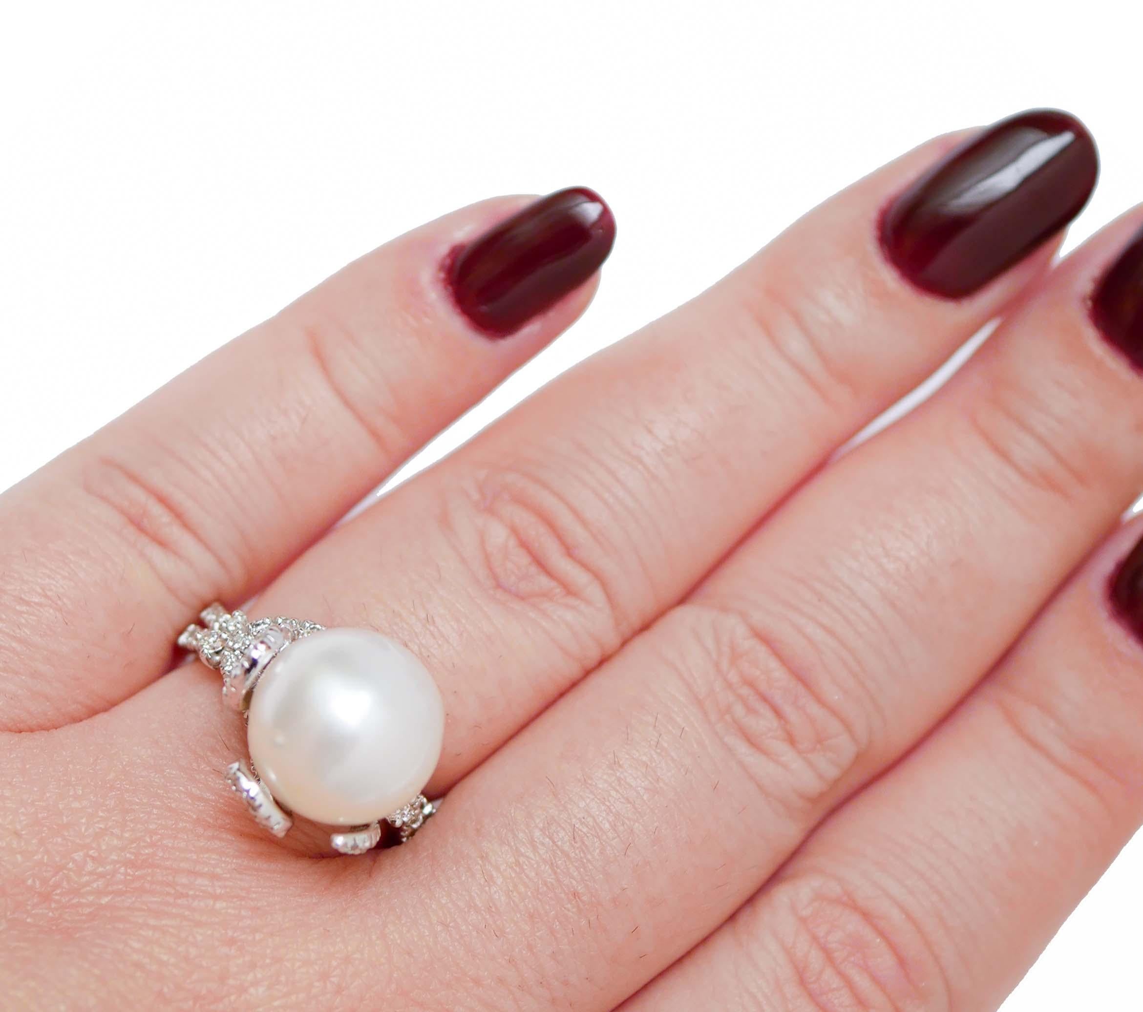 Pearl, Diamonds, 18 Karat White Gold Ring. In Good Condition For Sale In Marcianise, Marcianise (CE)