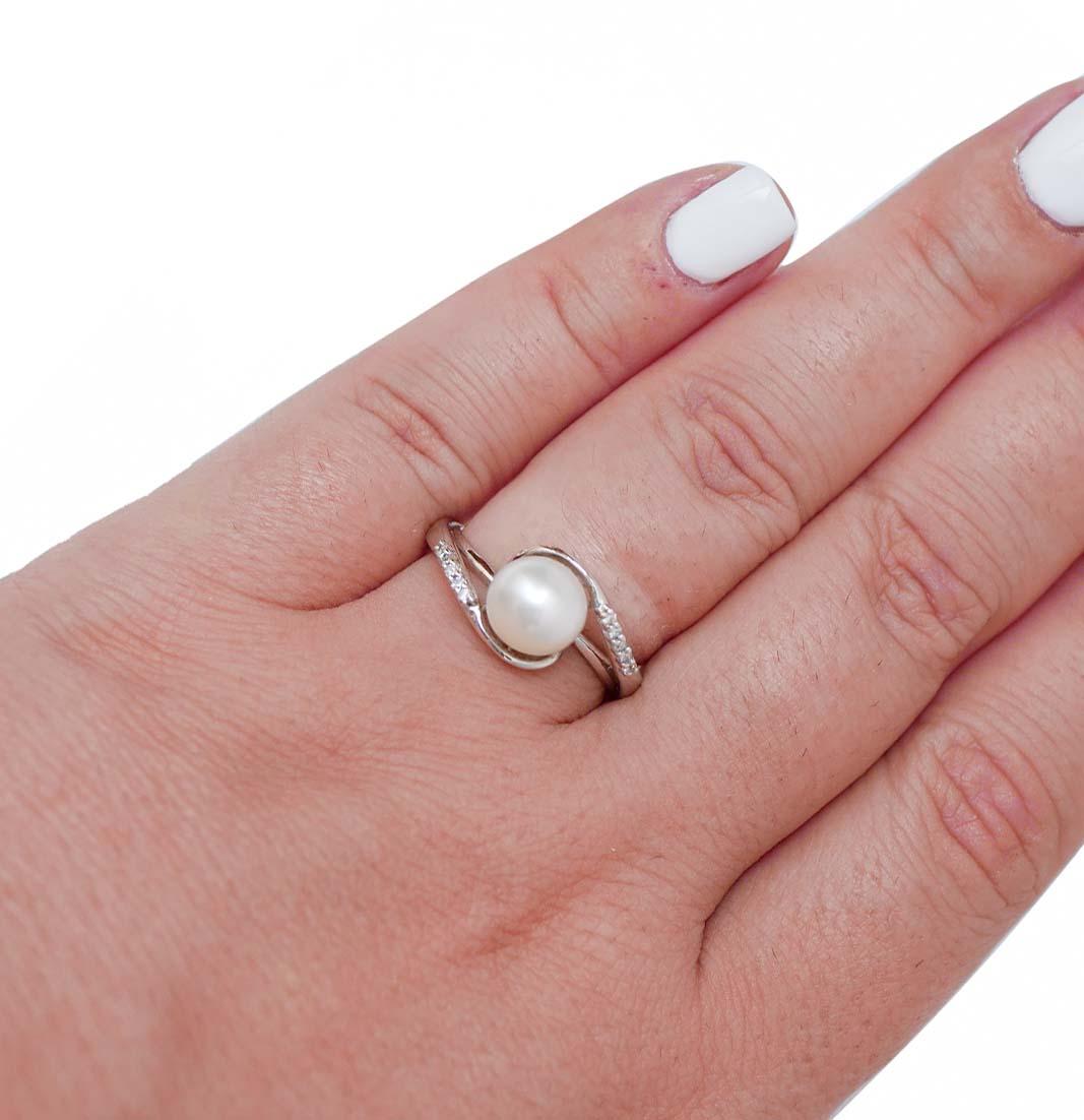Pearl, Diamonds, 18 Karat White Gold Ring. In New Condition For Sale In Marcianise, Marcianise (CE)